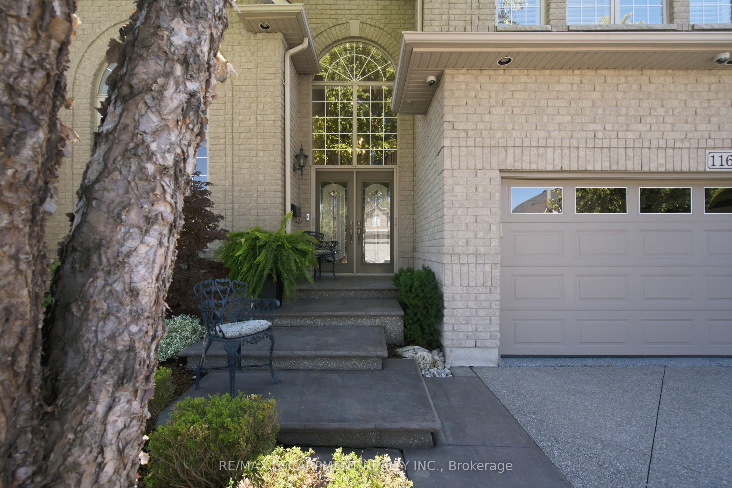 116 JOSHUA Avenue