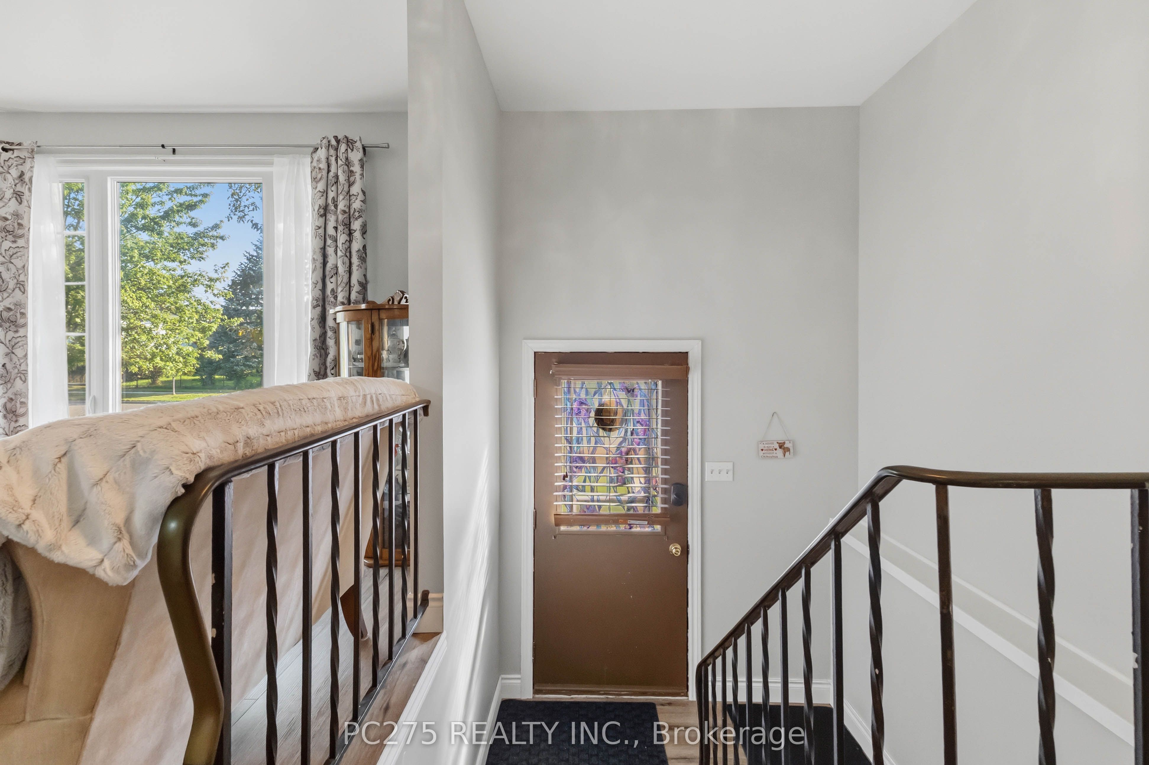 615 Deveron Crescent