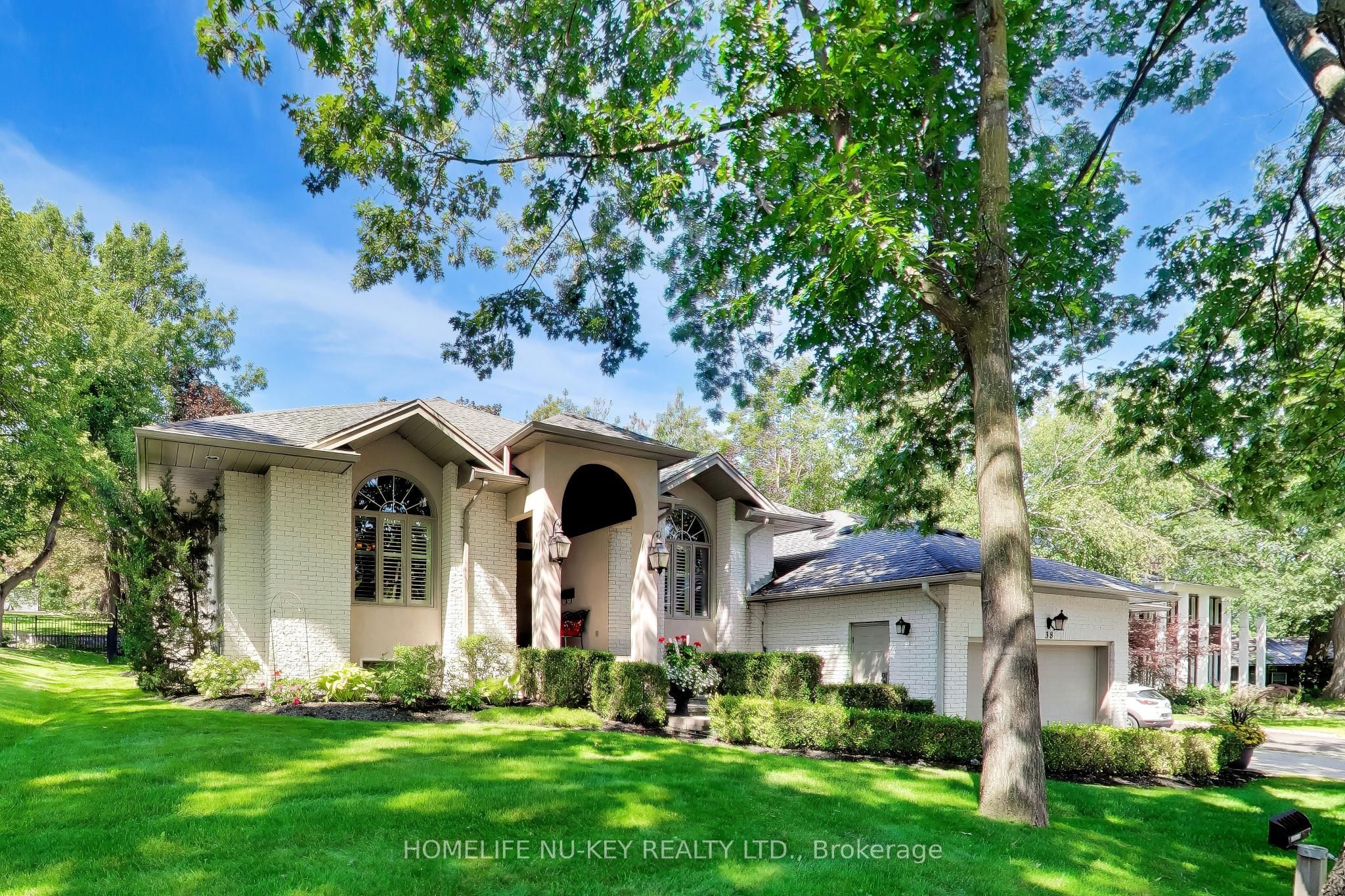 38 CASTLE Drive