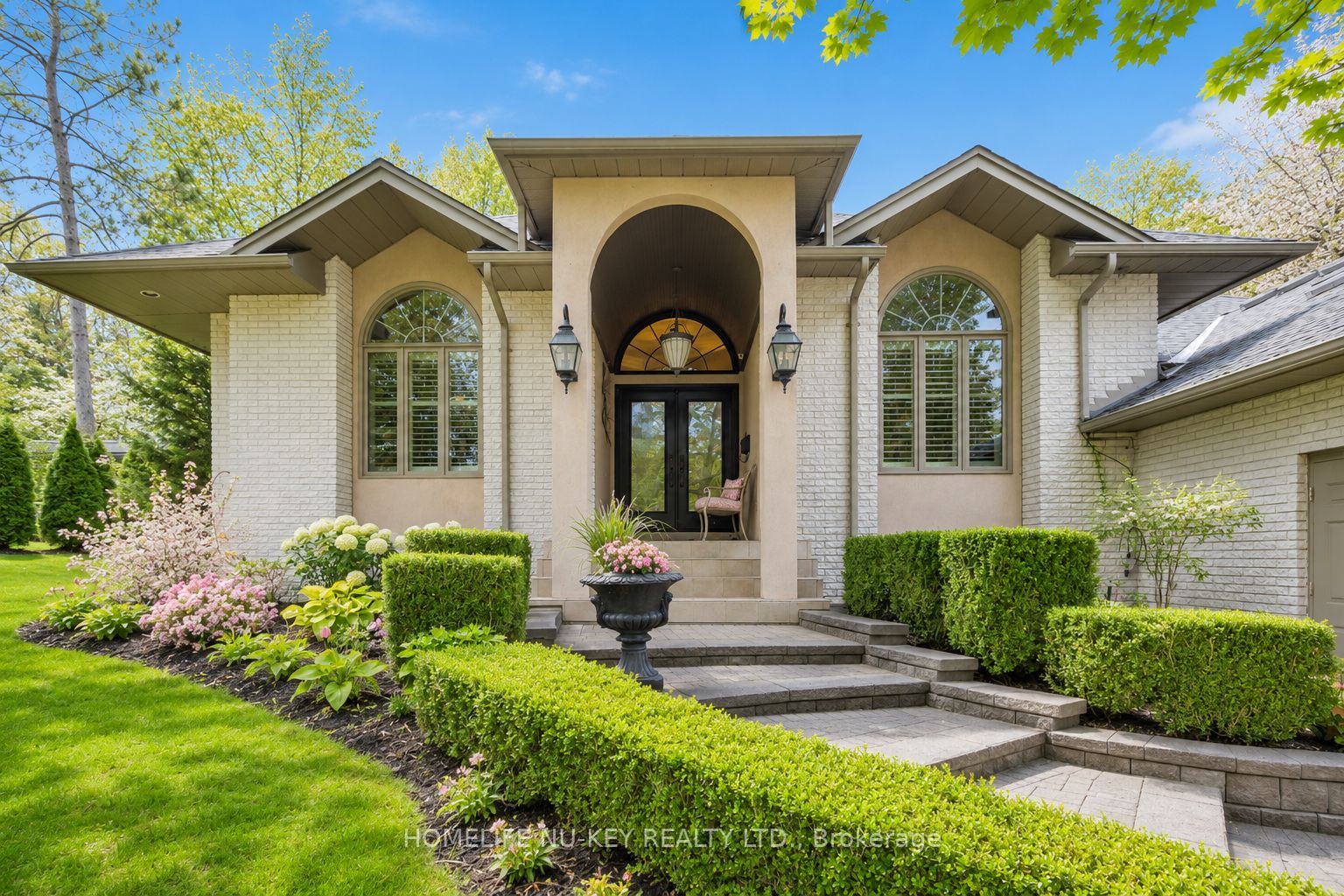 38 CASTLE Drive