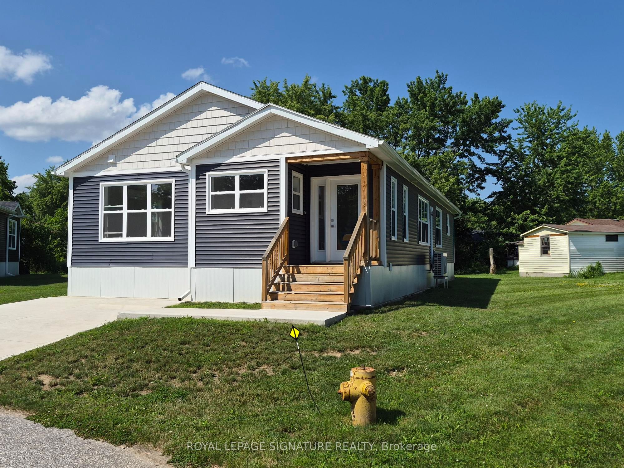16 Briarwood Place
