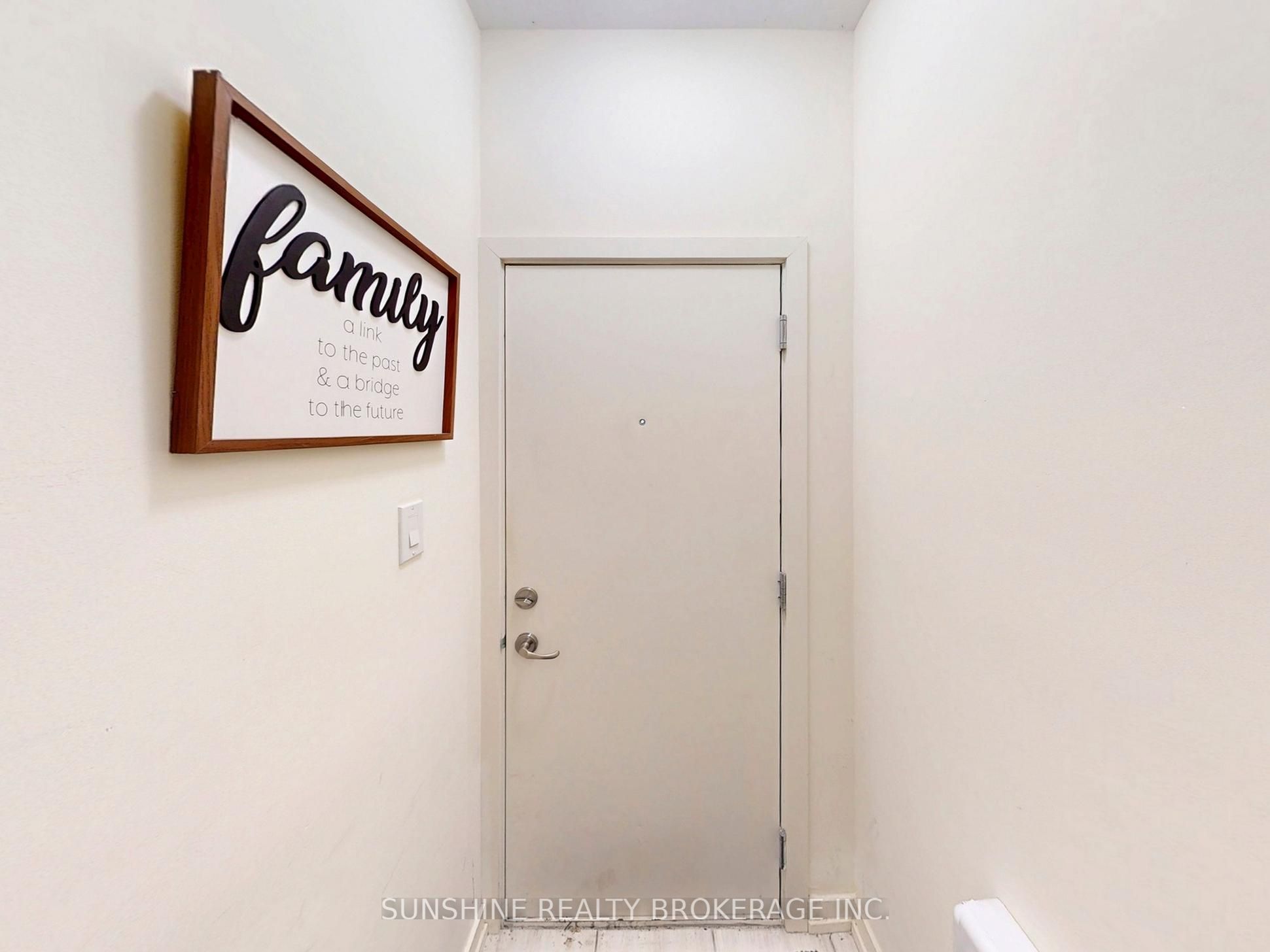 2 Linsmore Place 403