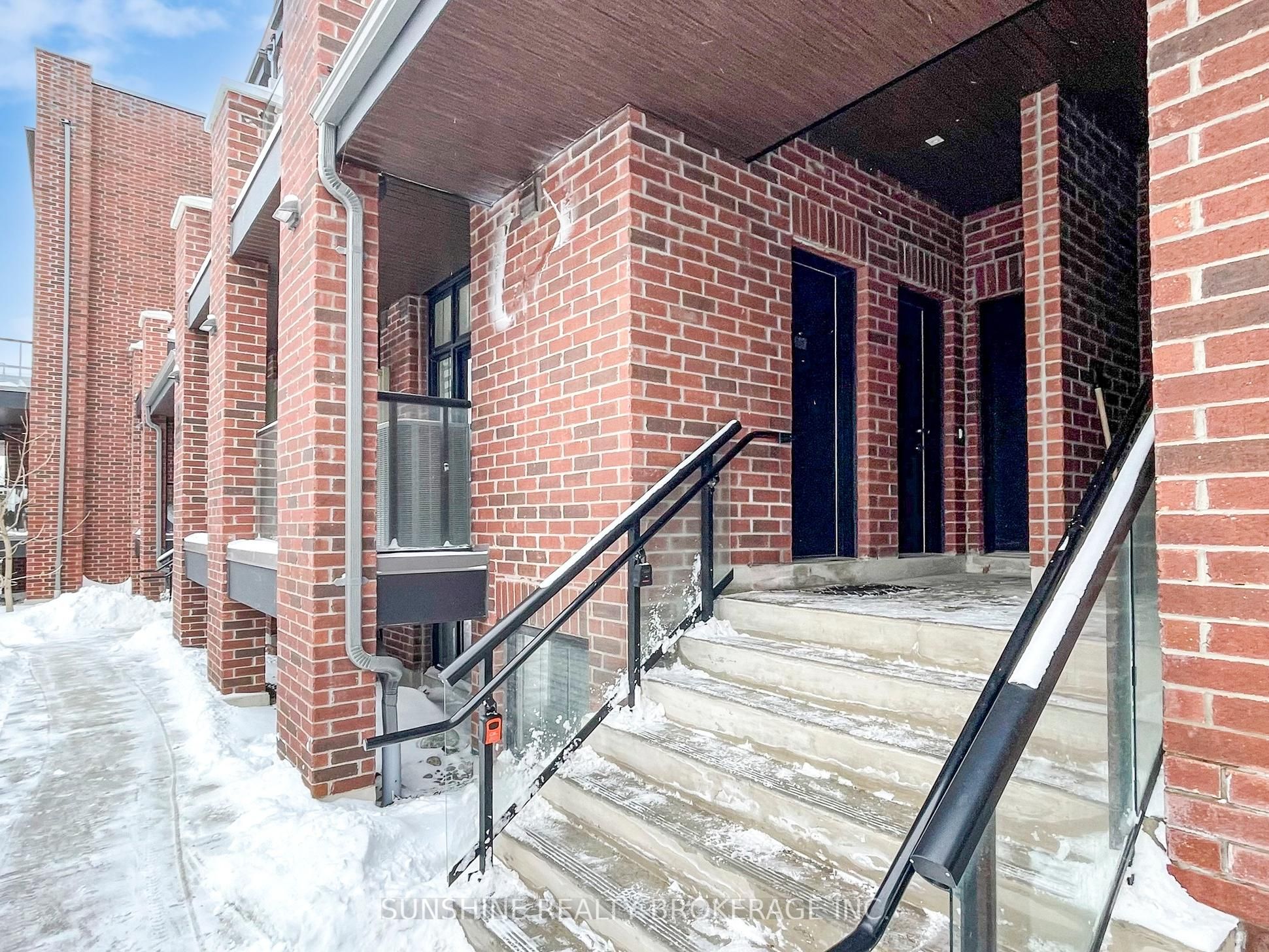 2 Linsmore Place 403