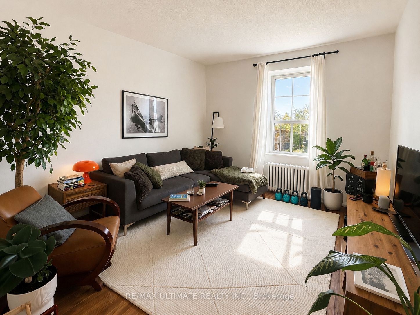 757 Queen Street W