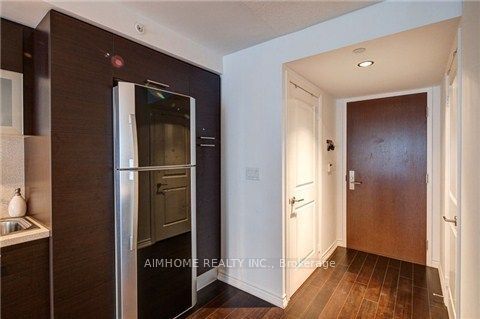 386 Yonge Street 1405