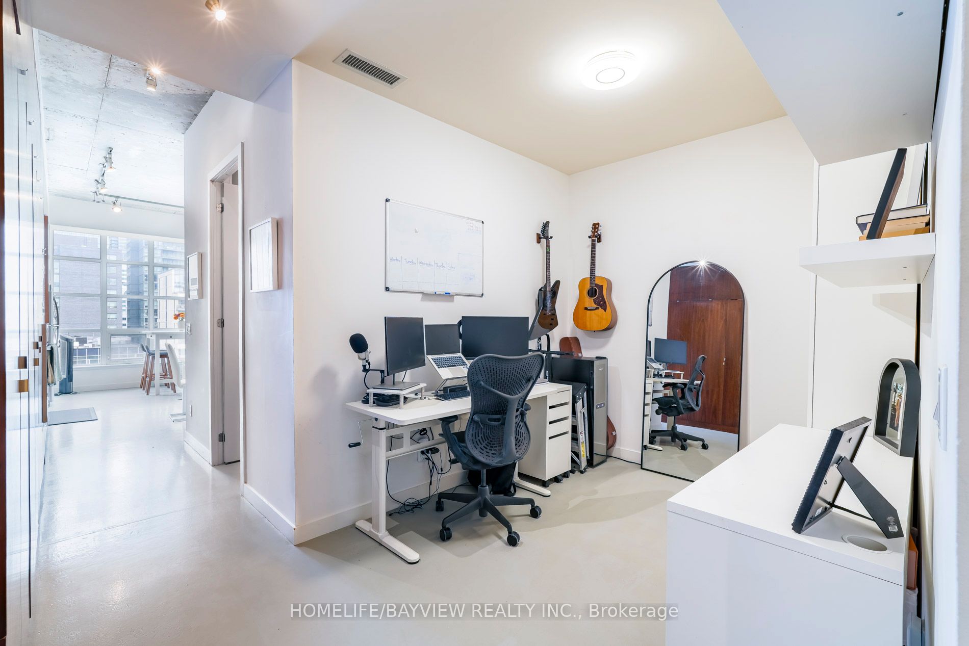 23 Brant Street 1002