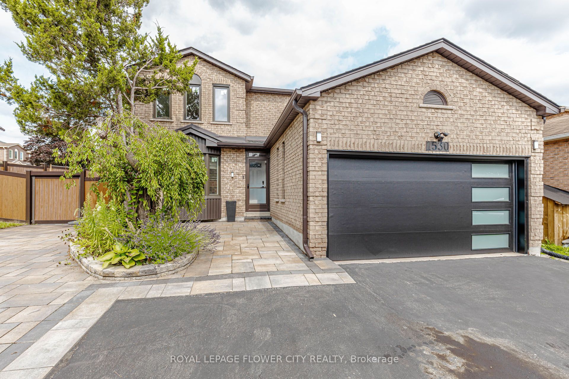 1530 Somergrove Crescent