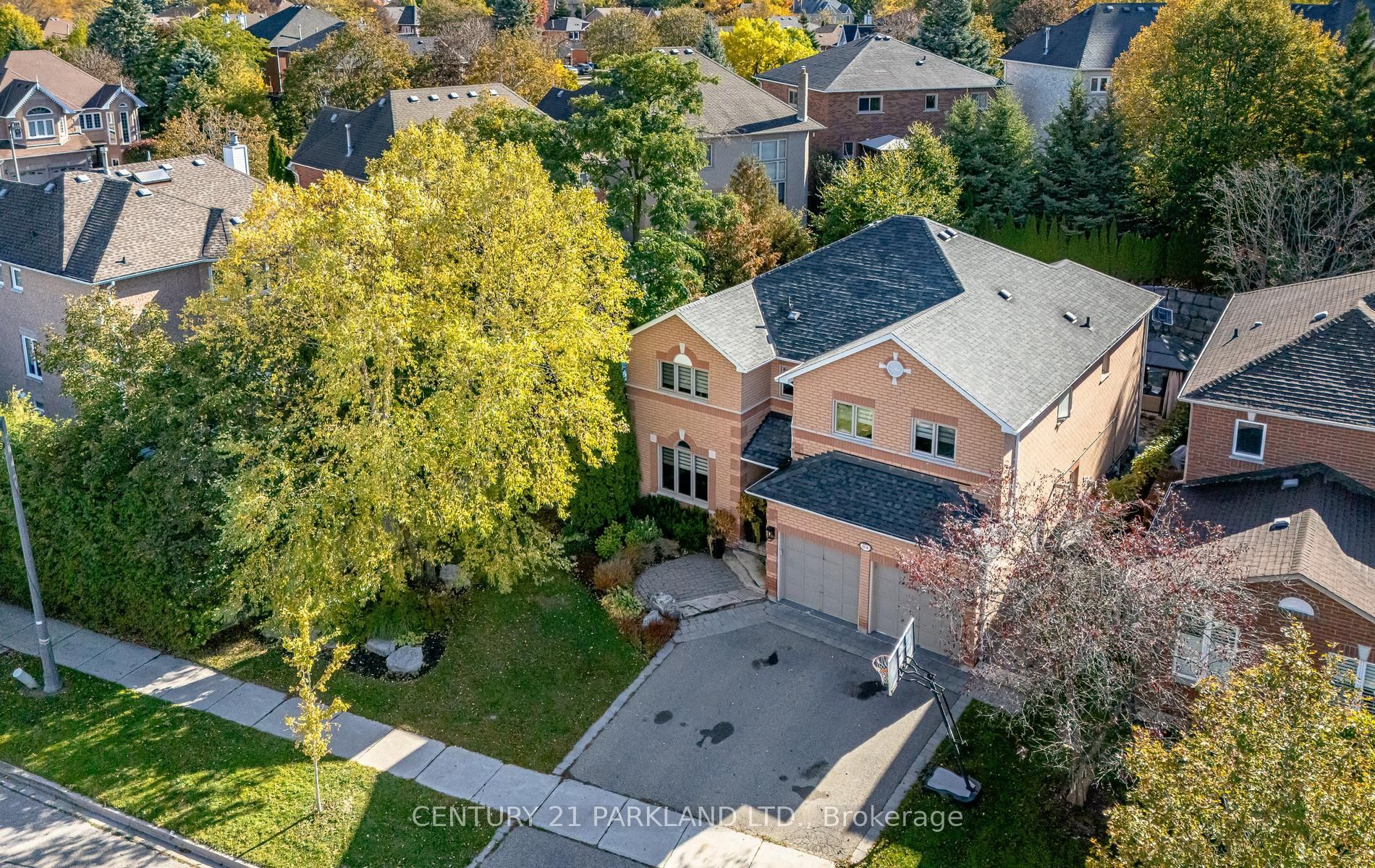 164 Carlyle Crescent