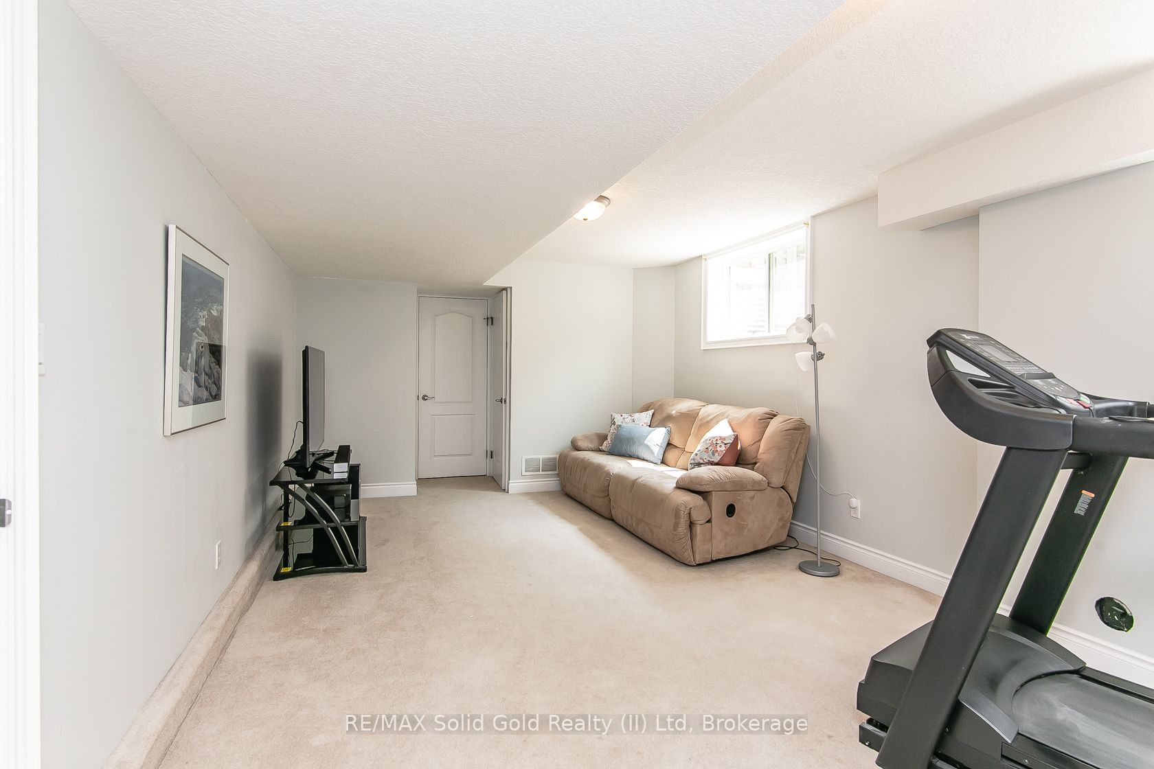 563 Woolgrass Avenue