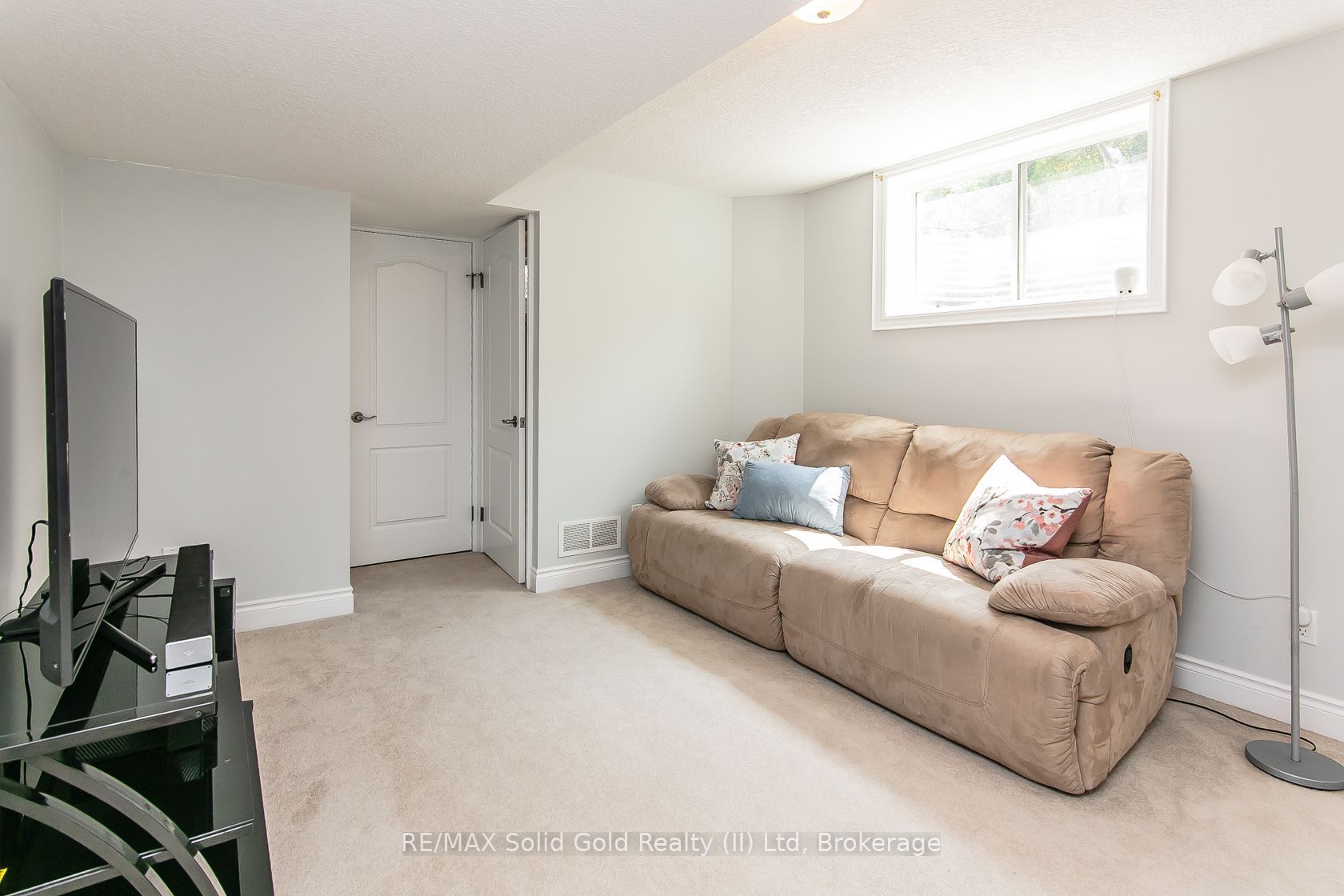 563 Woolgrass Avenue