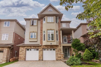 563 Woolgrass Avenue Waterloo ON N2V 2Y2