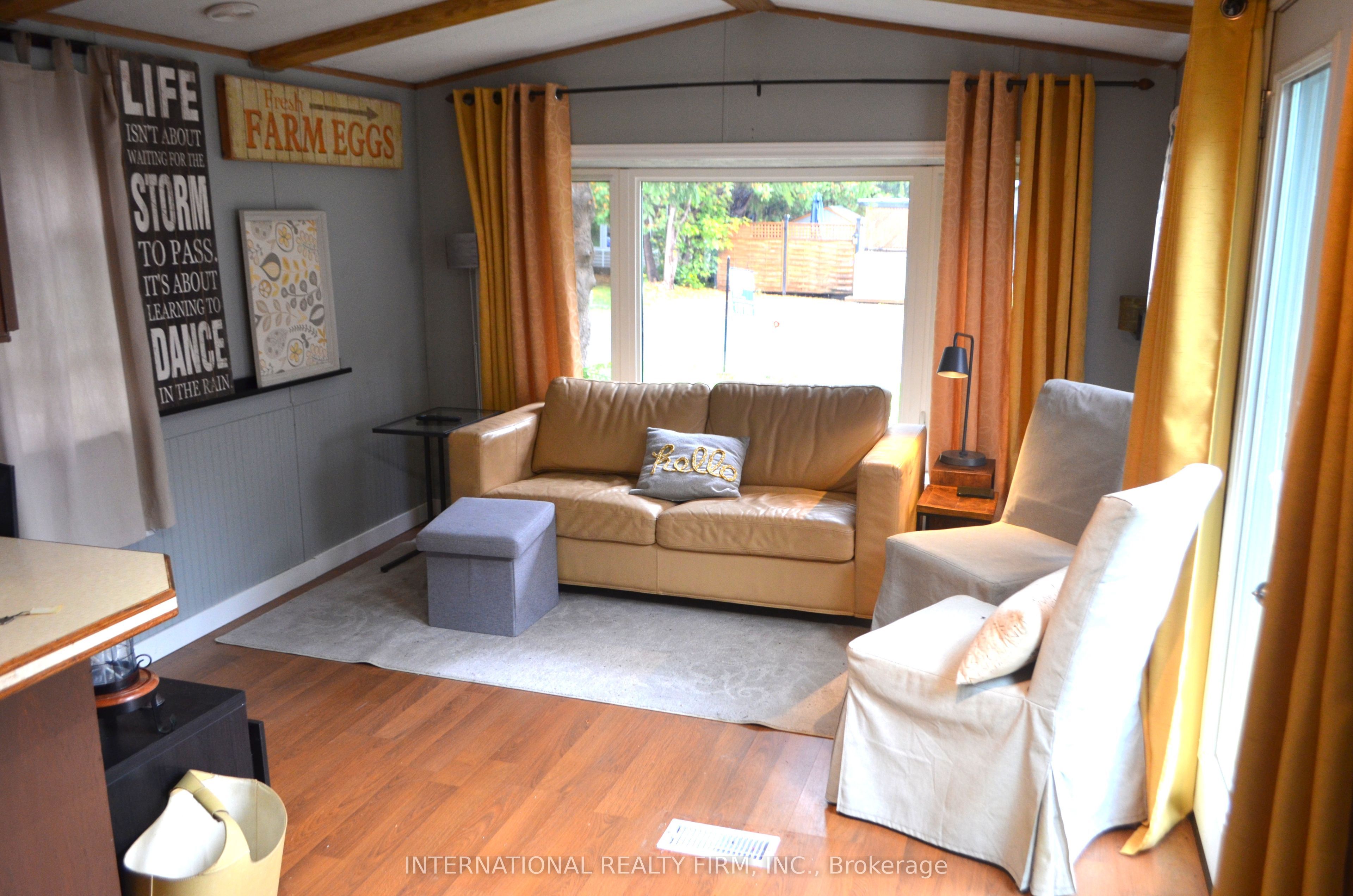 623 King Avenue E 16