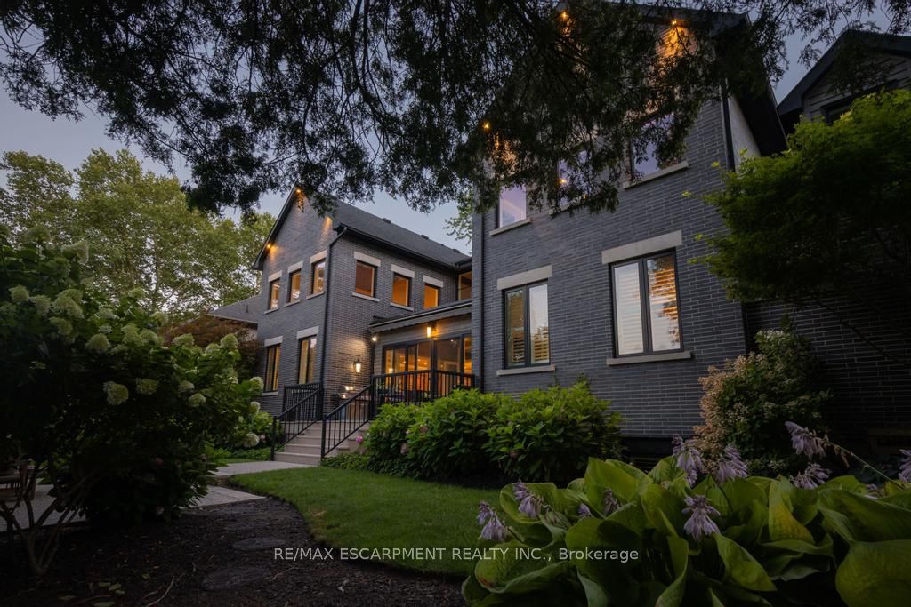 253 Rossmore Boulevard