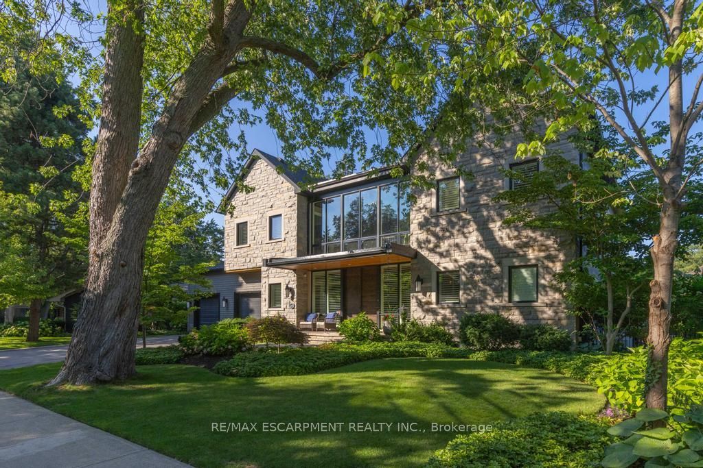 253 Rossmore Boulevard