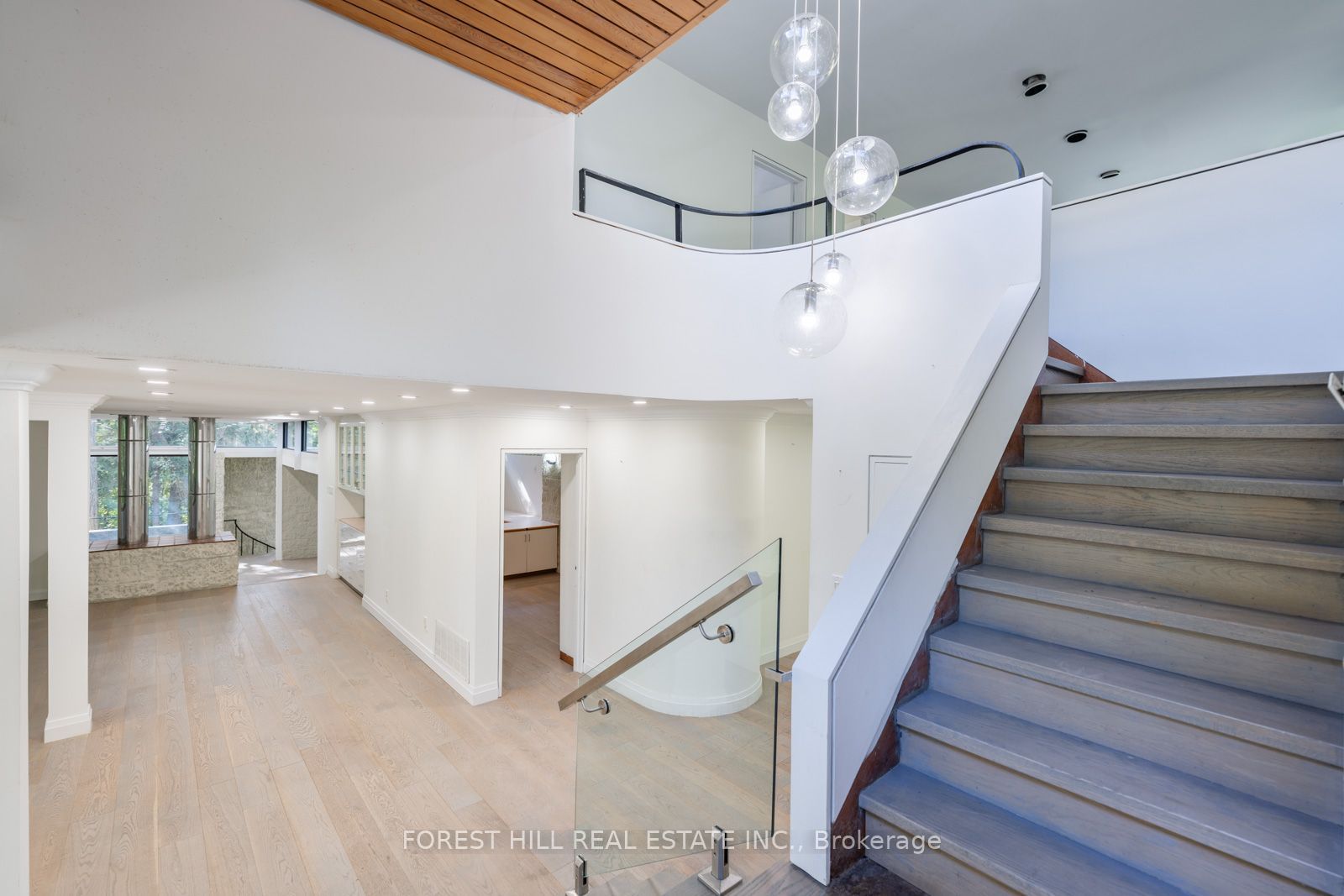 38 Riverside Boulevard