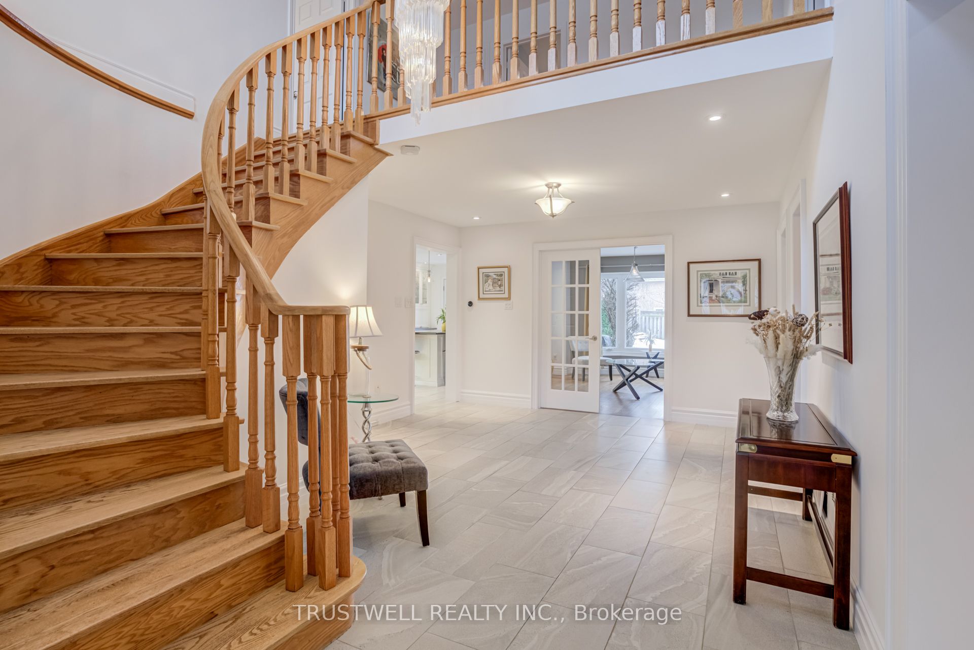 82 Long Island Crescent