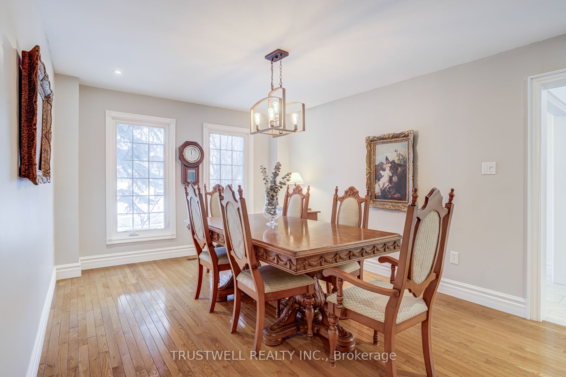 82 Long Island Crescent