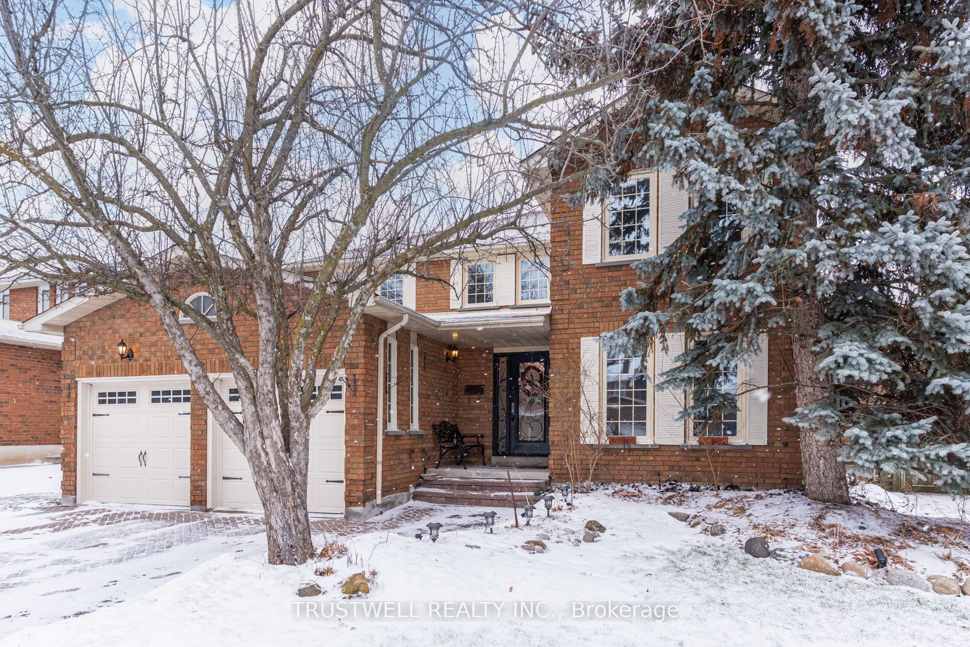 82 Long Island Crescent