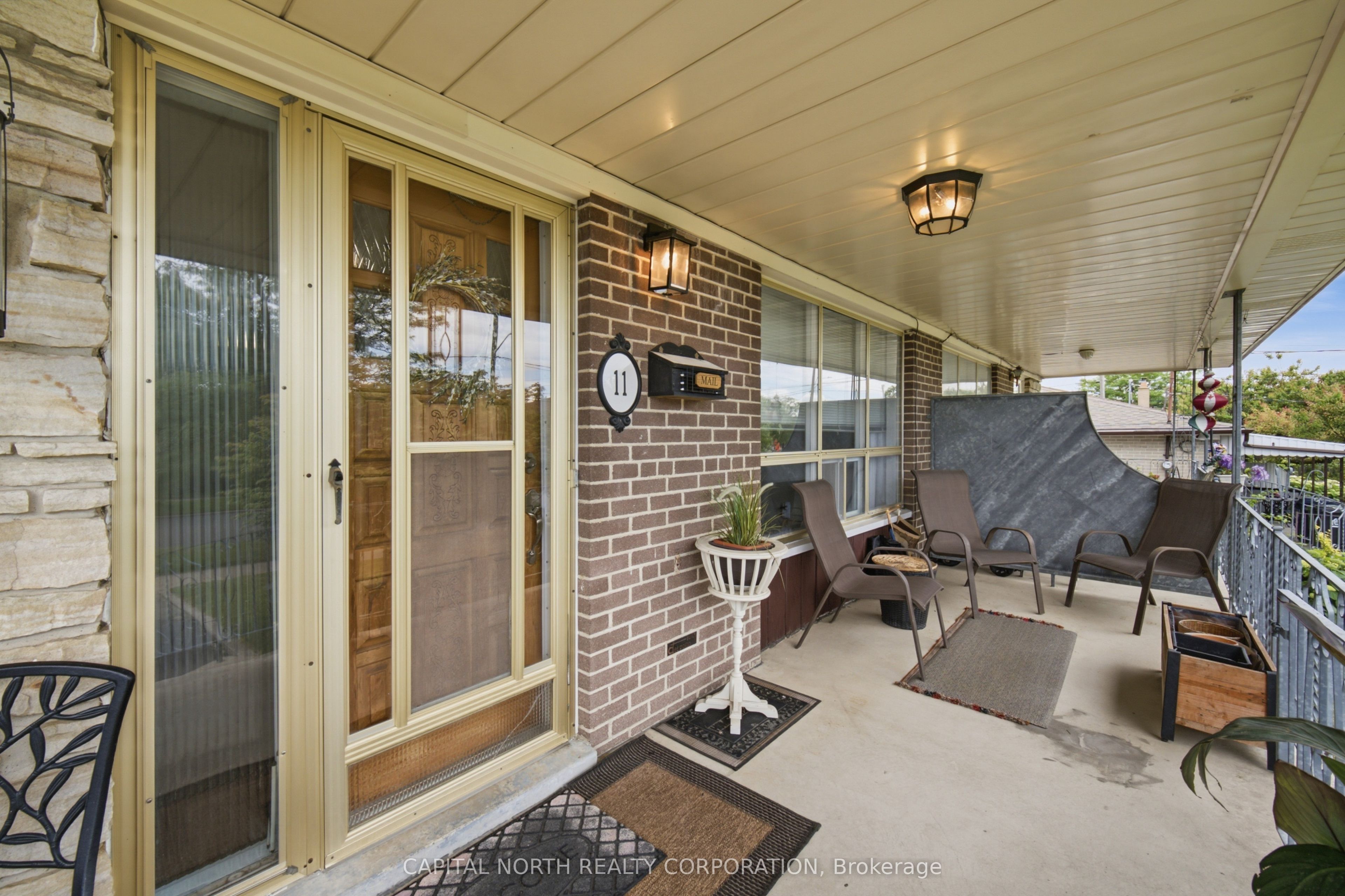 11 Goldsboro Road
