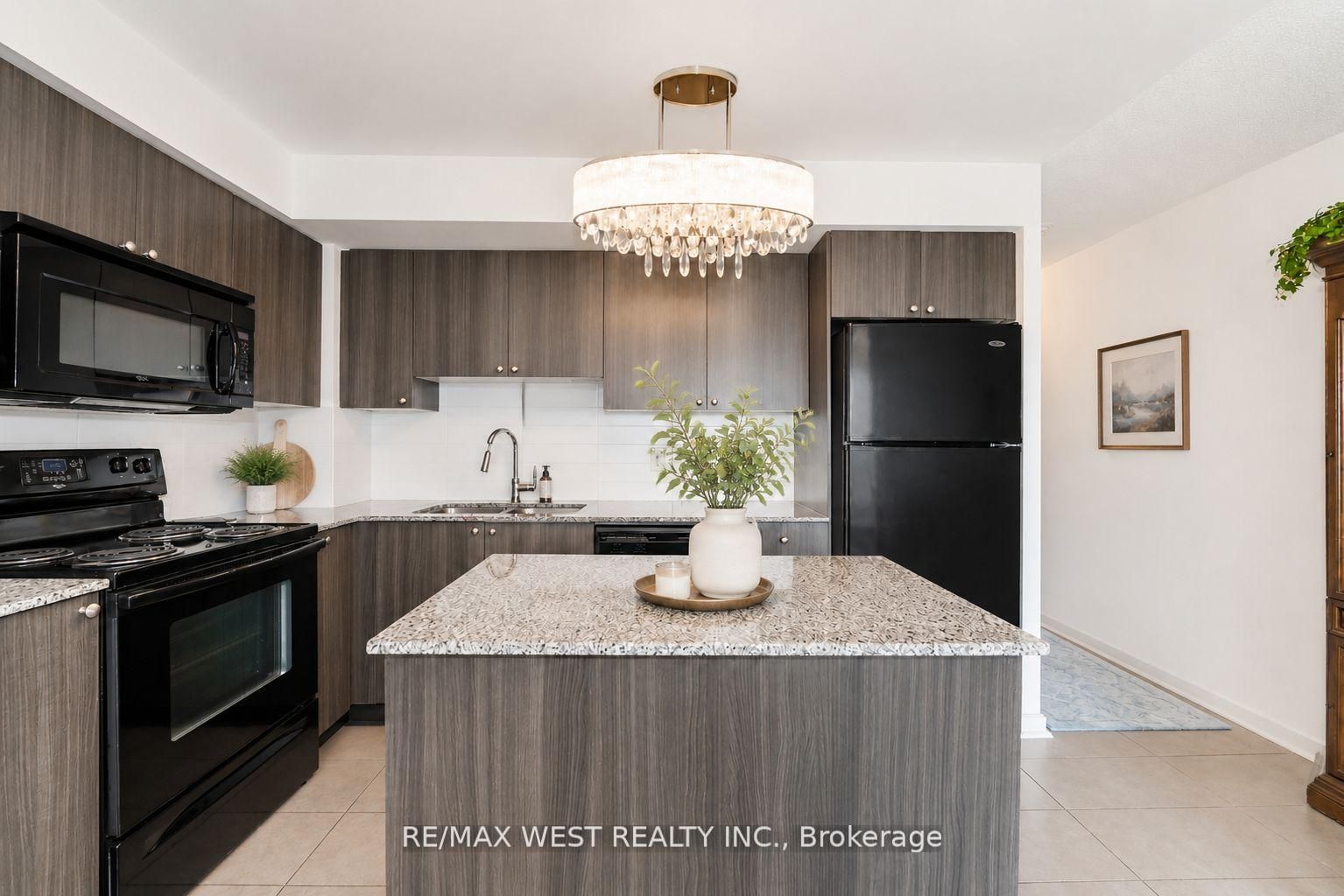 1235 Bayly Street 1116