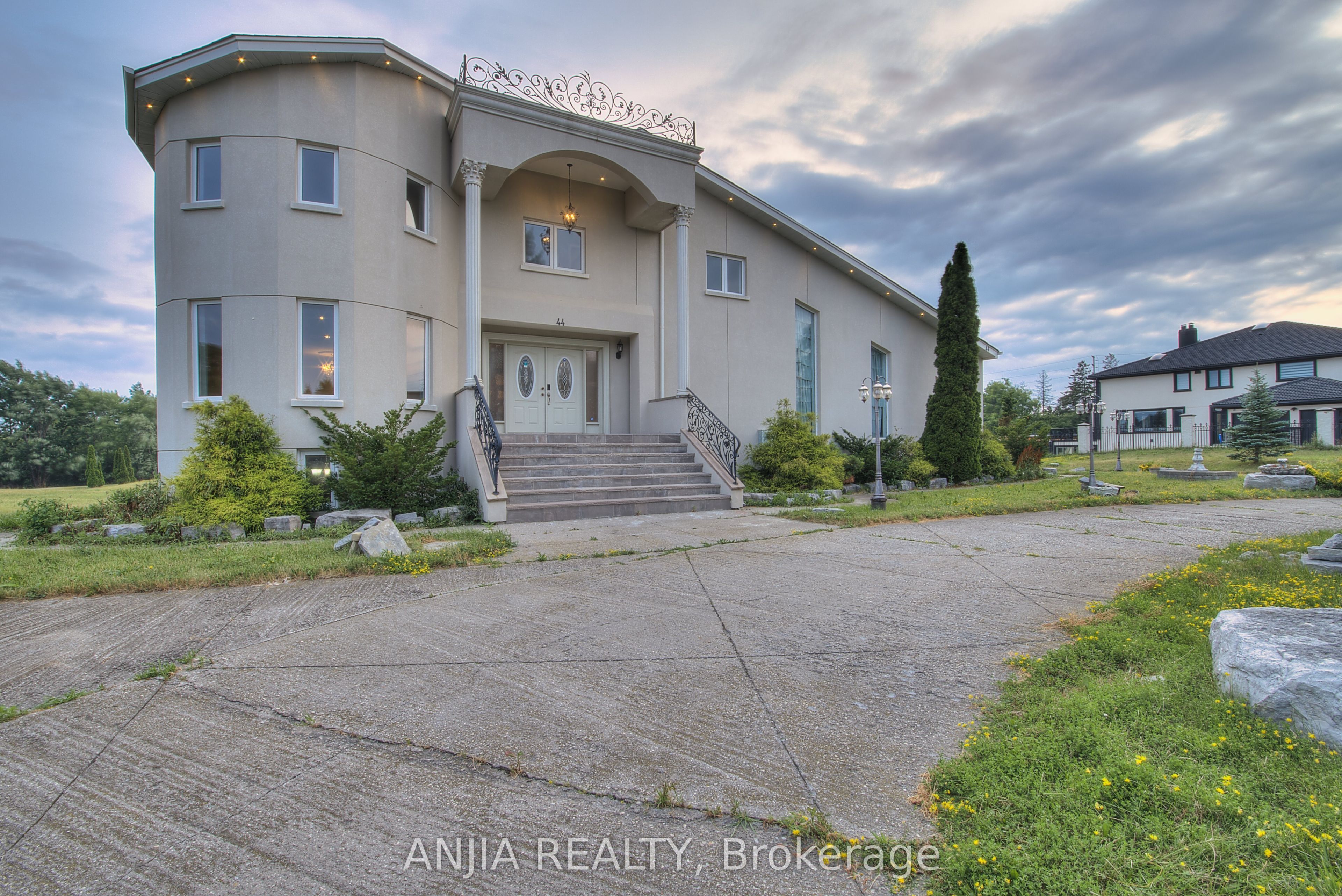 44 Bellini Avenue