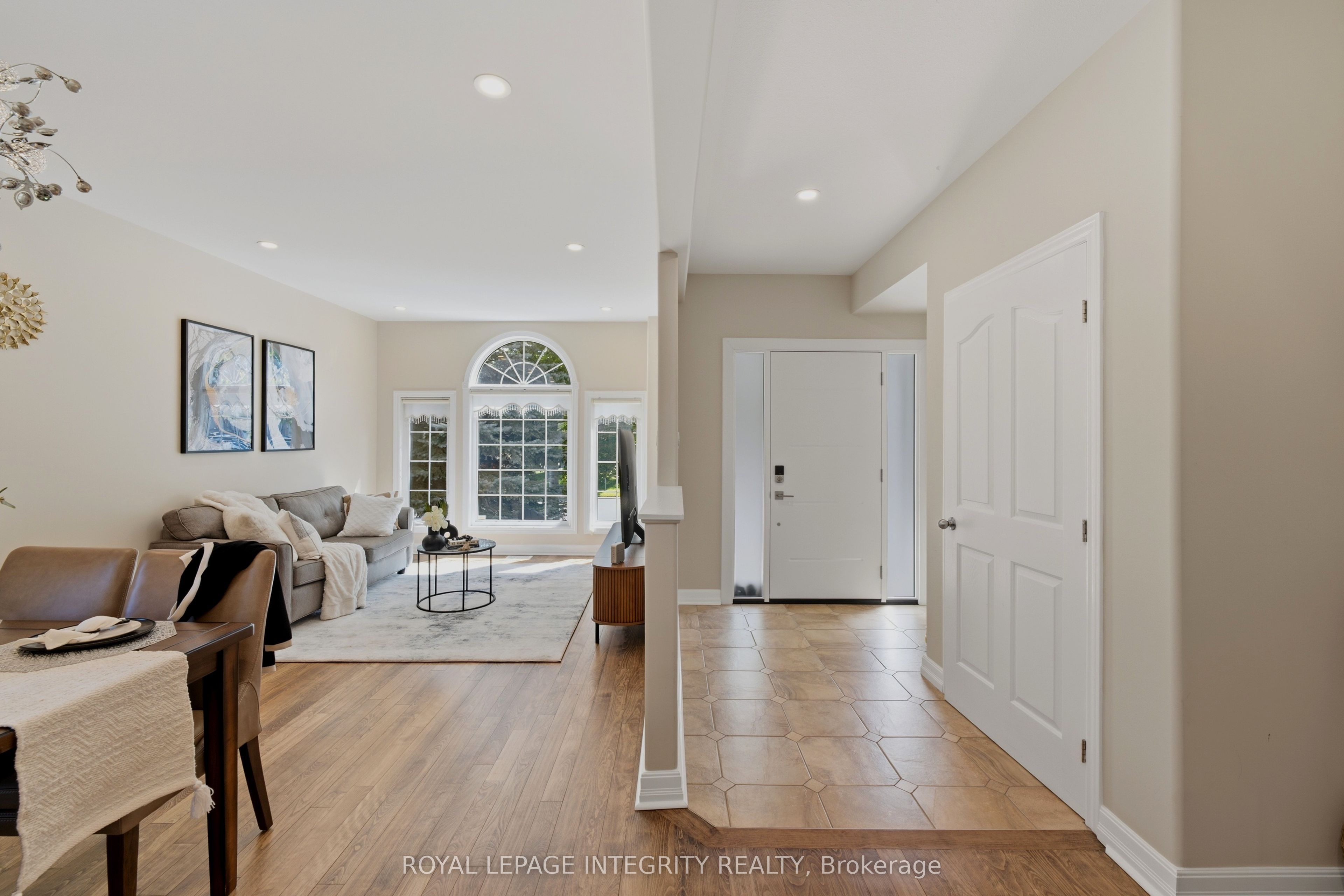 119 WOLISTON Crescent
