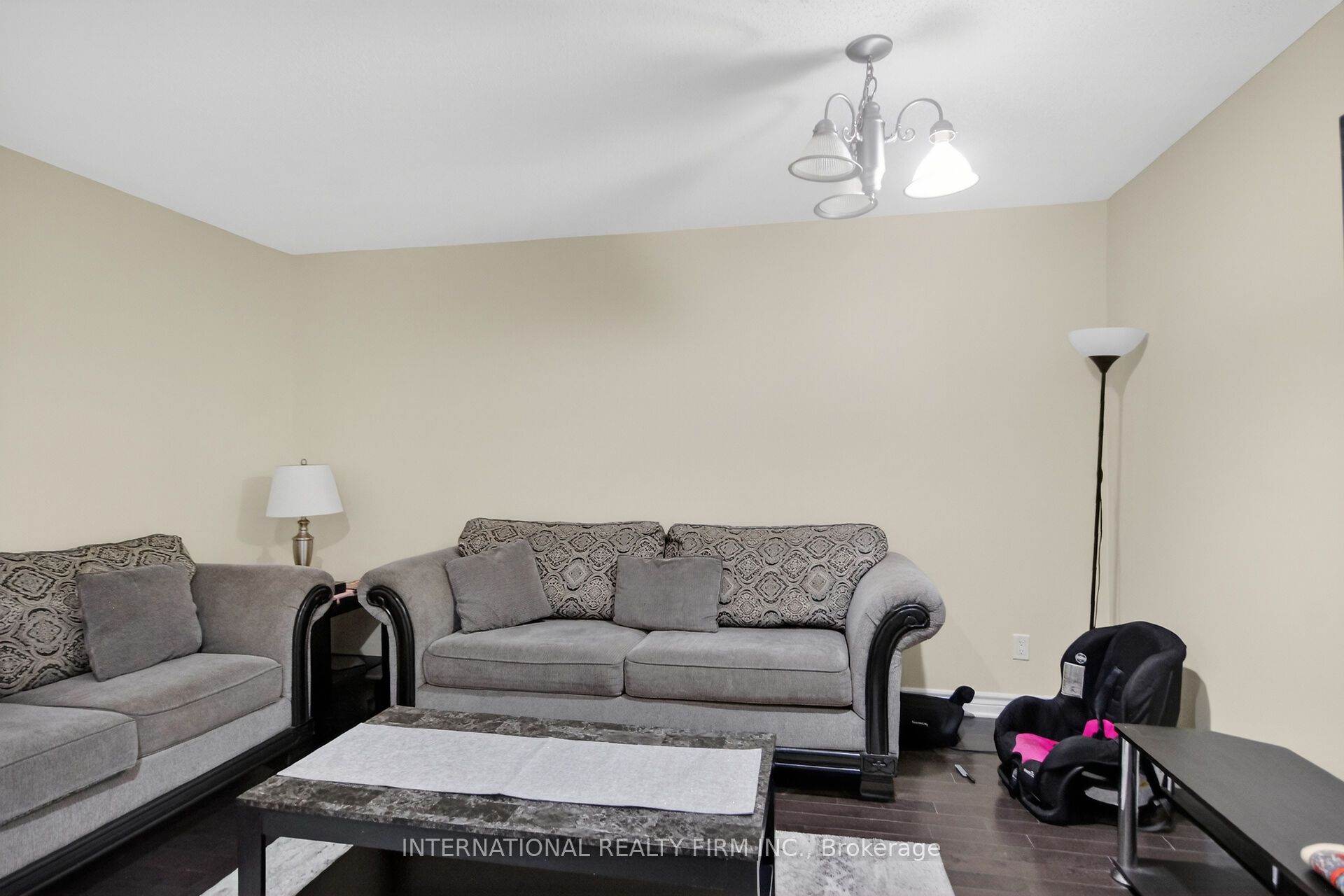 121 Dunforest Terrace