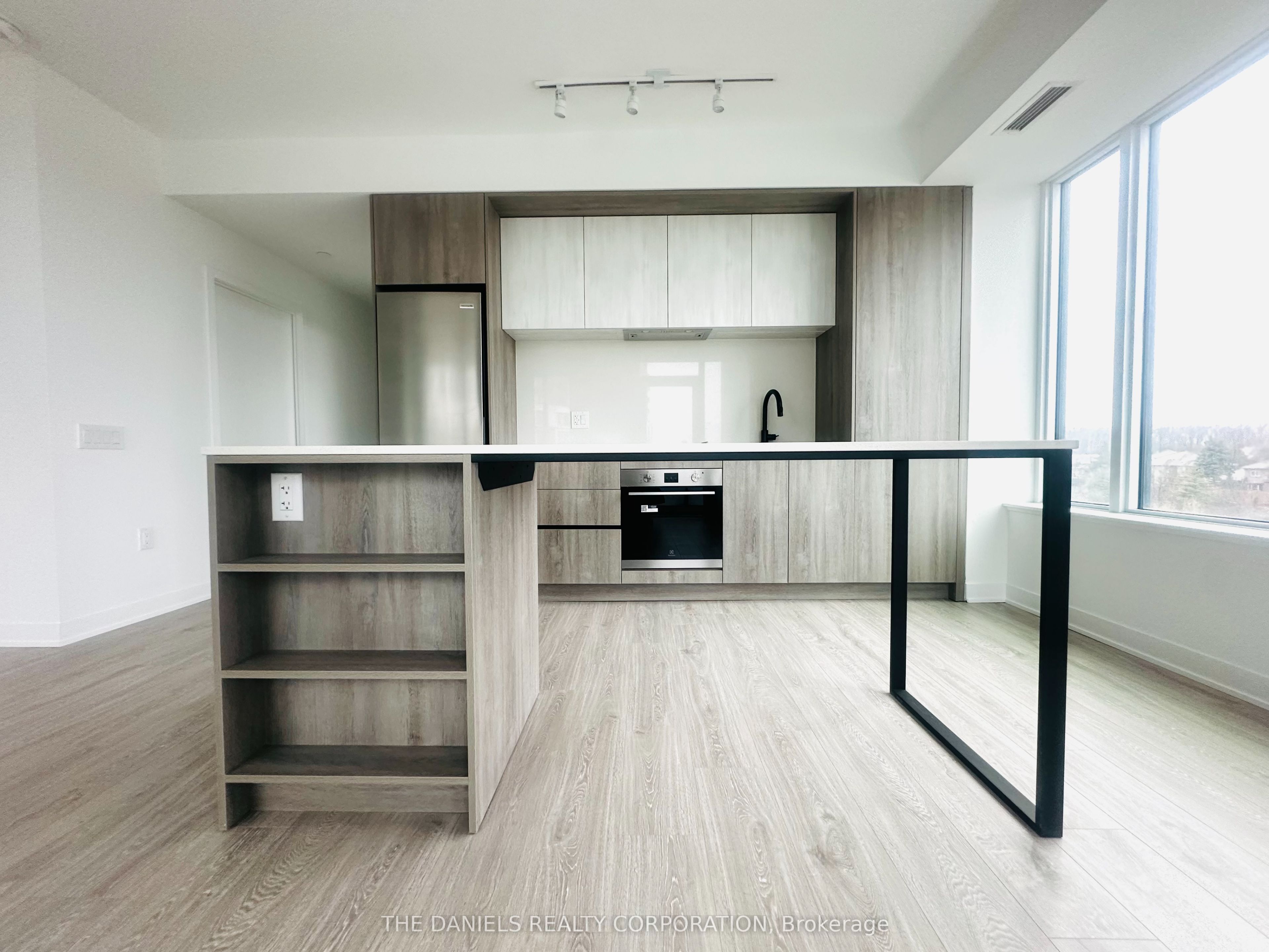 2495 Eglinton Avenue W 615