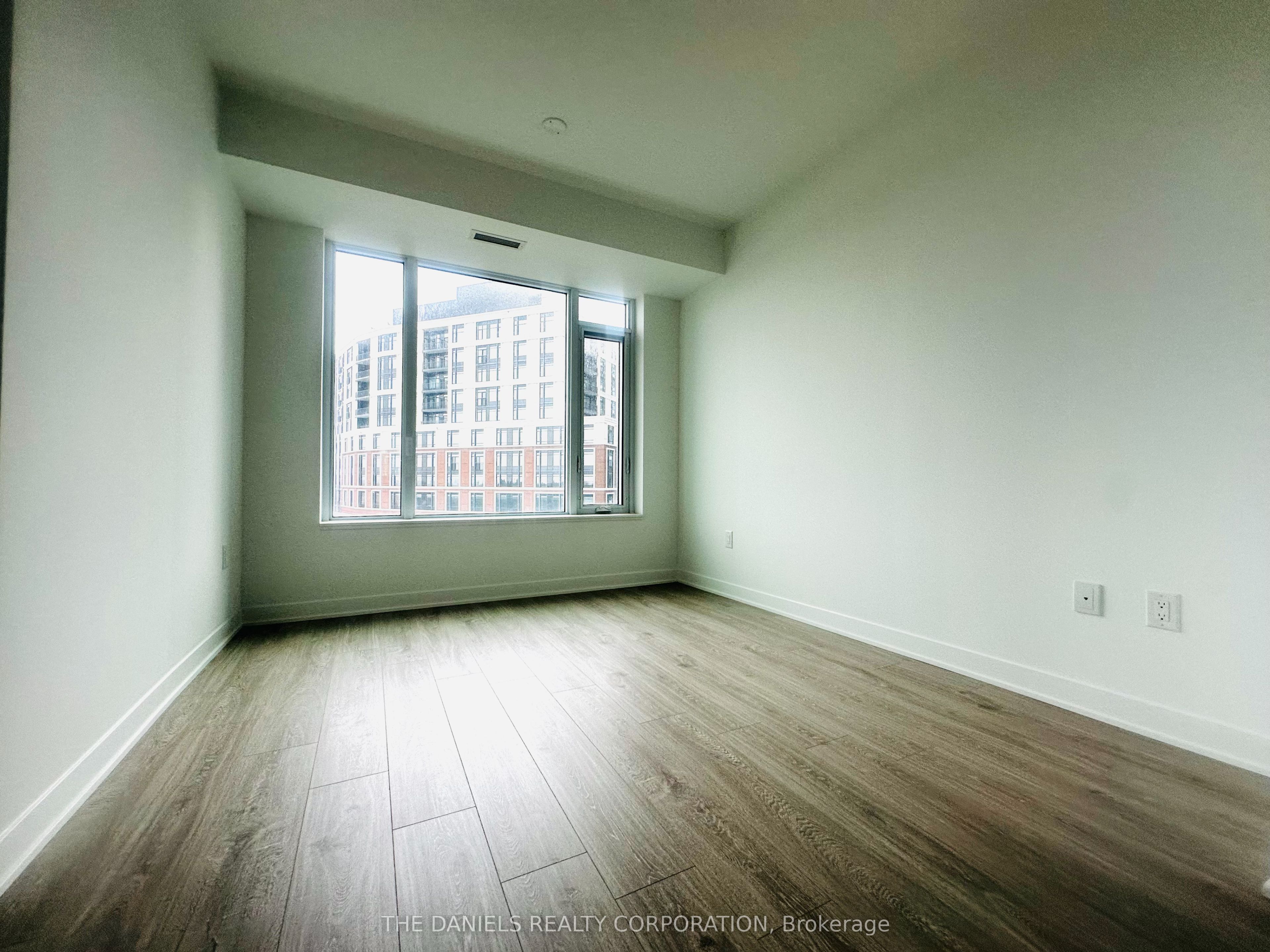 2495 Eglinton Avenue W 615