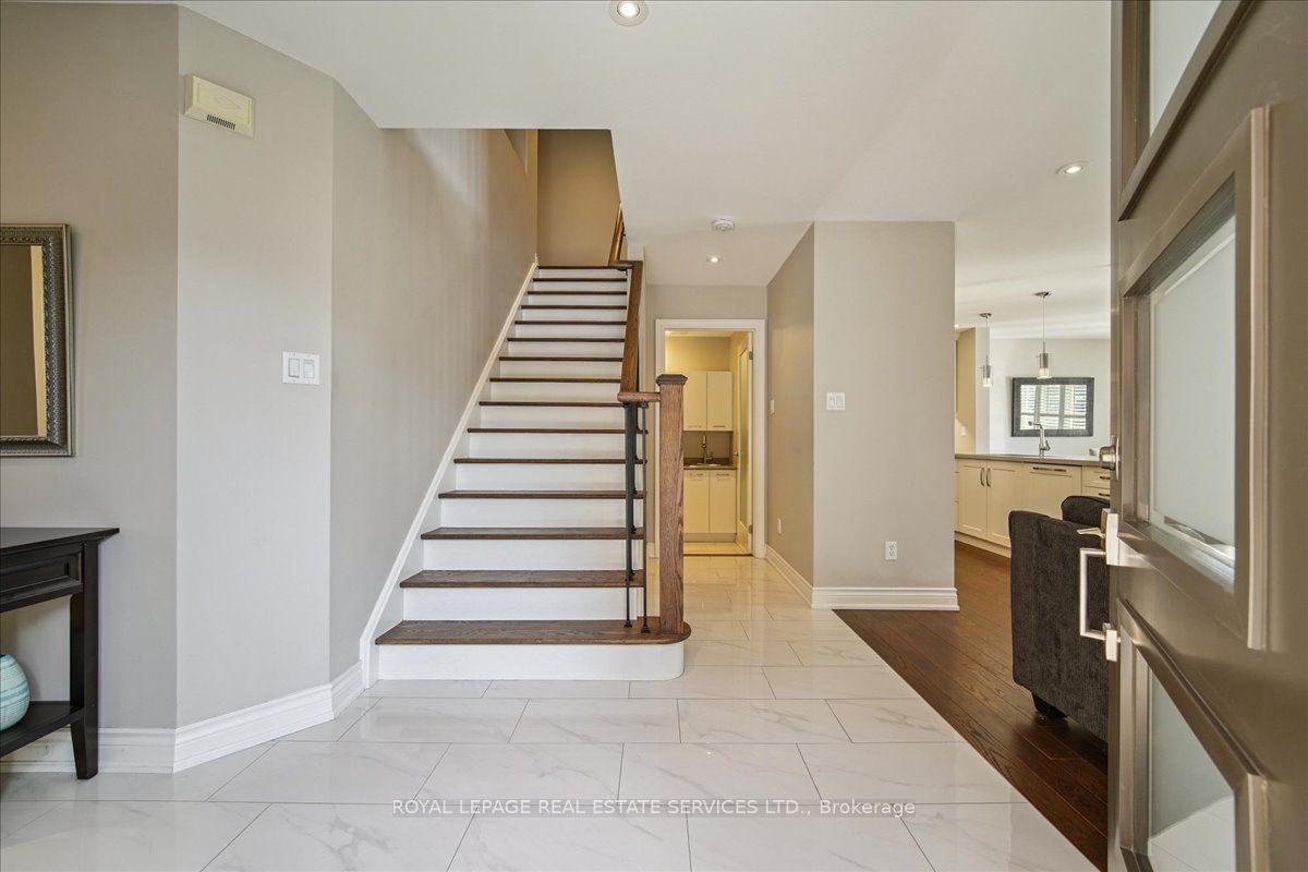 2157 Forest Gate Park