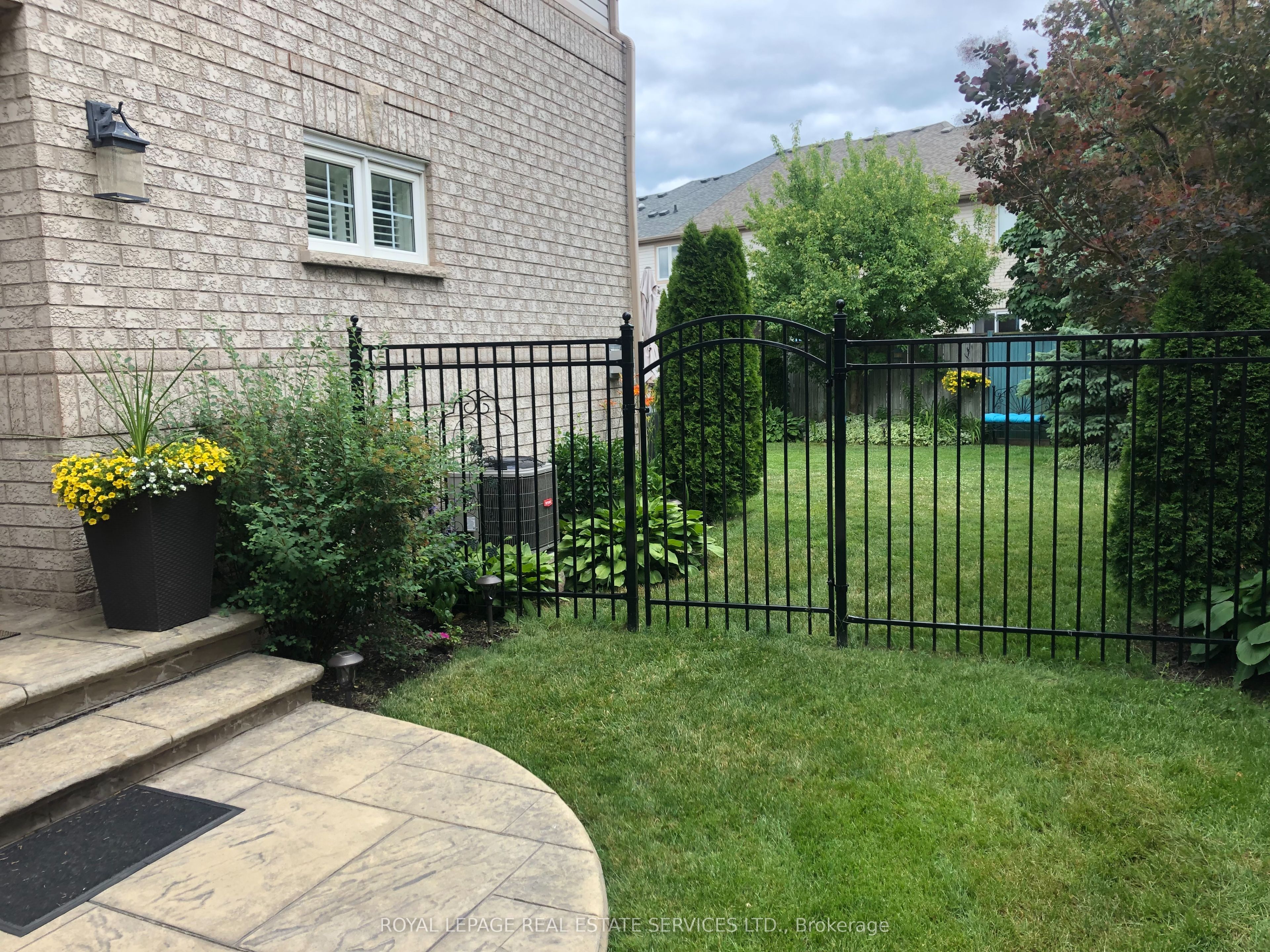 2157 Forest Gate Park