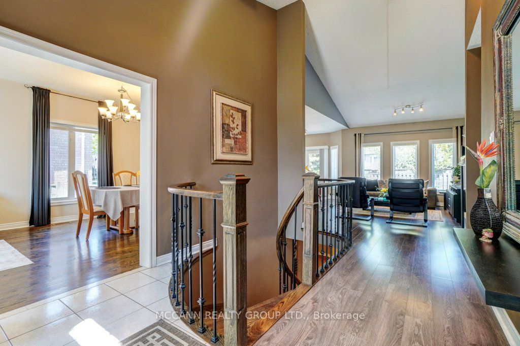 21 Fourth Avenue N