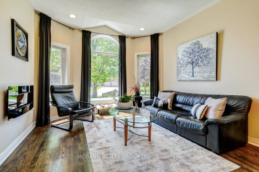 21 Fourth Avenue N