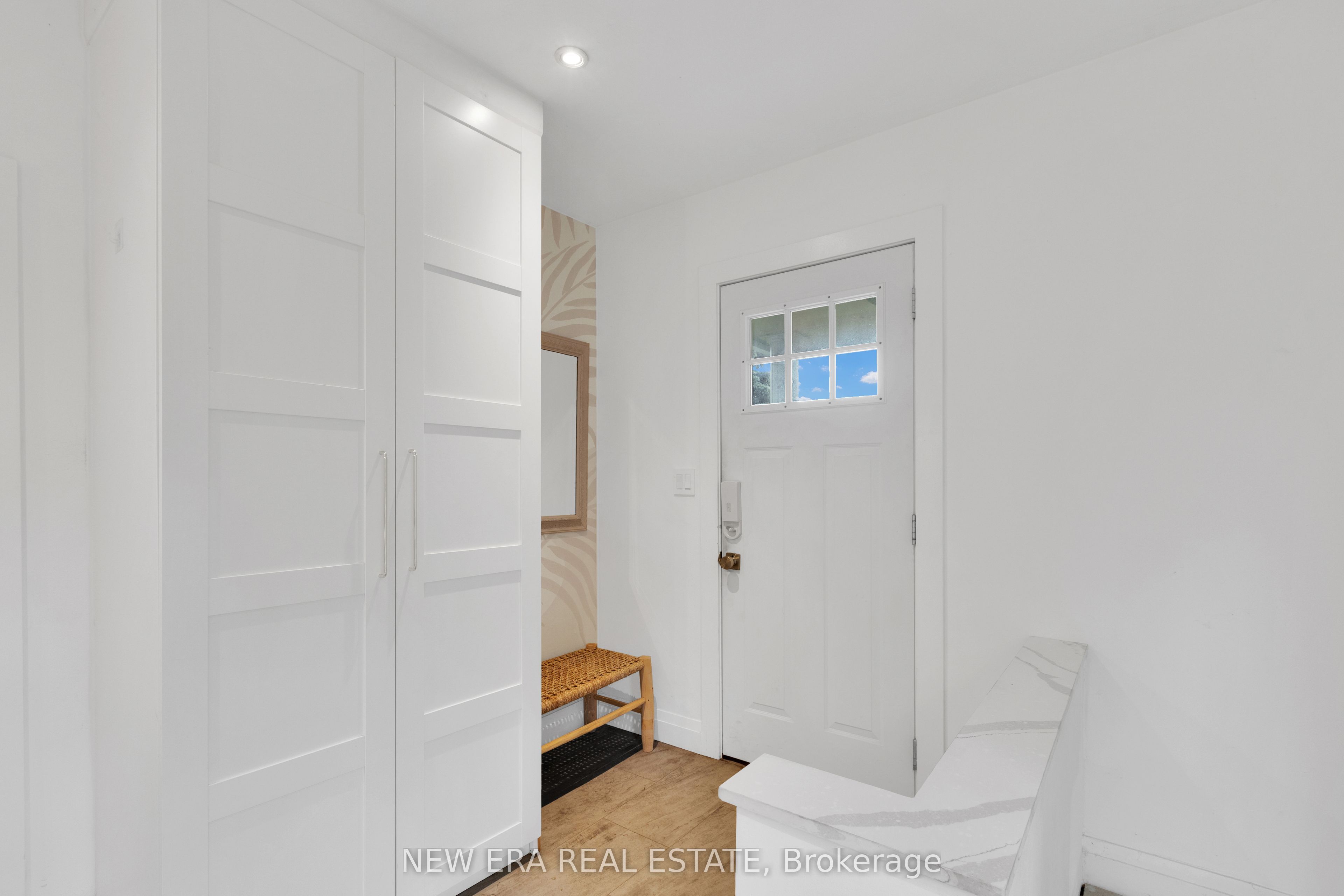 2 Foch Avenue