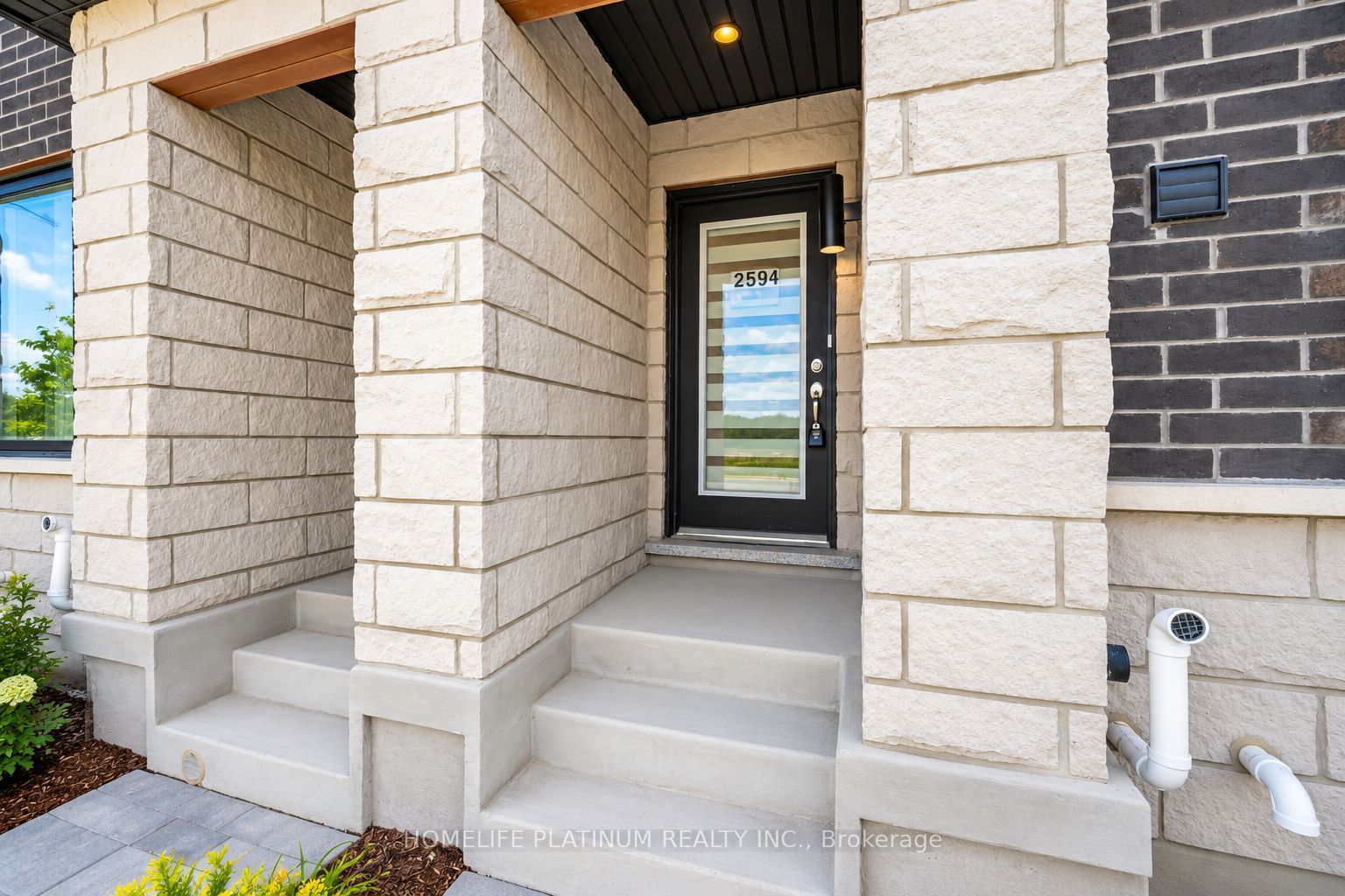 2594 Castlegate Crossing