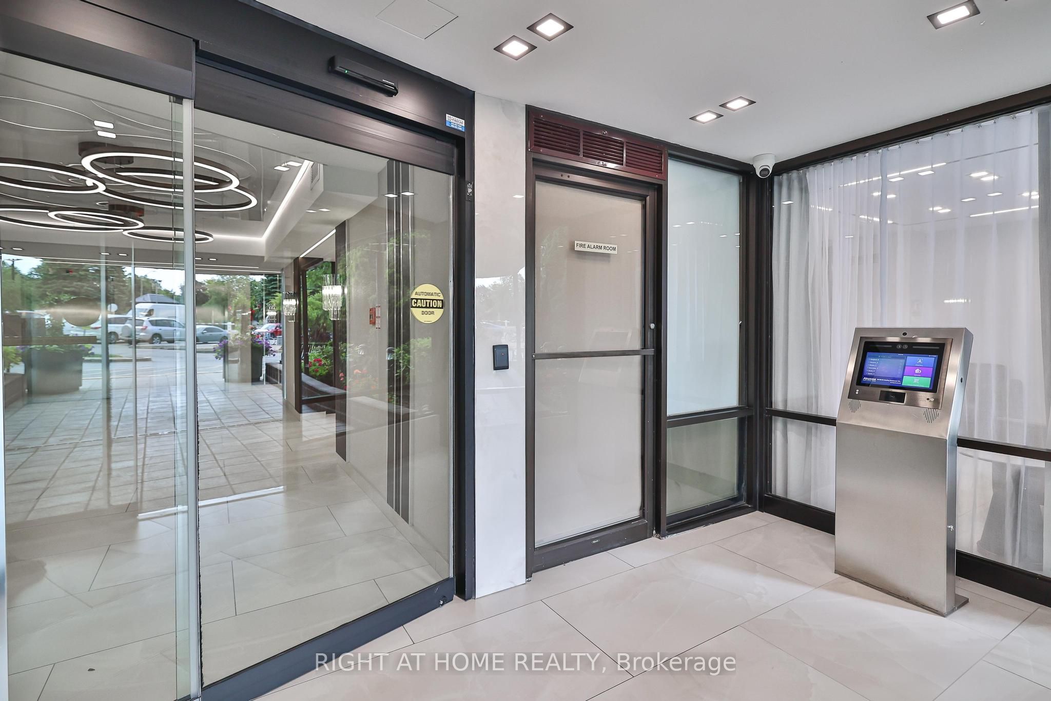 30 Harding Boulevard W 802