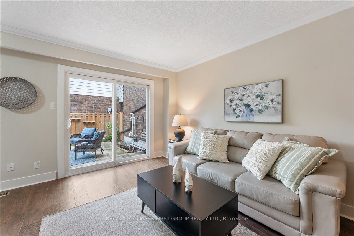 4 Deeprose Lane 27