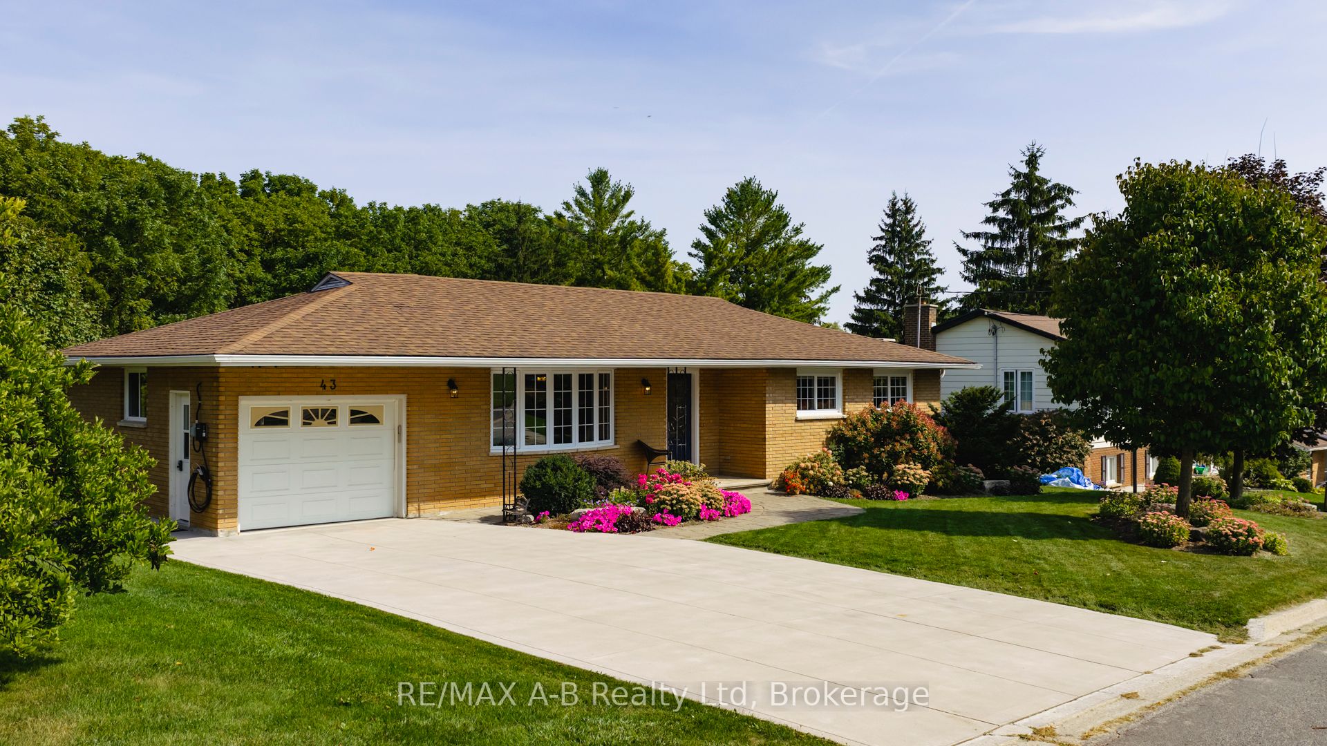 43 Widder Street W