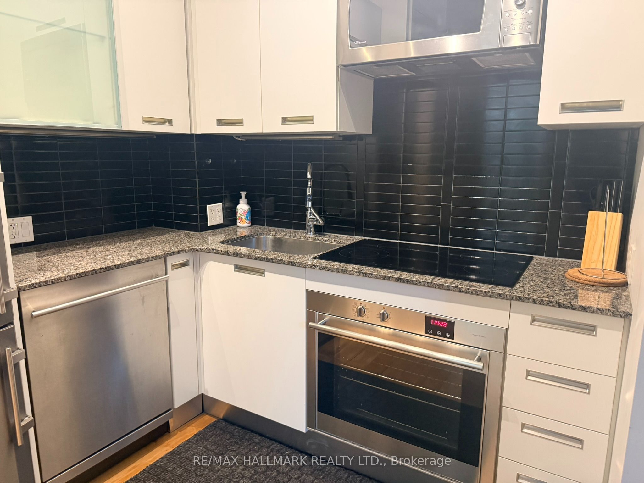 21 Balmuto Street 803