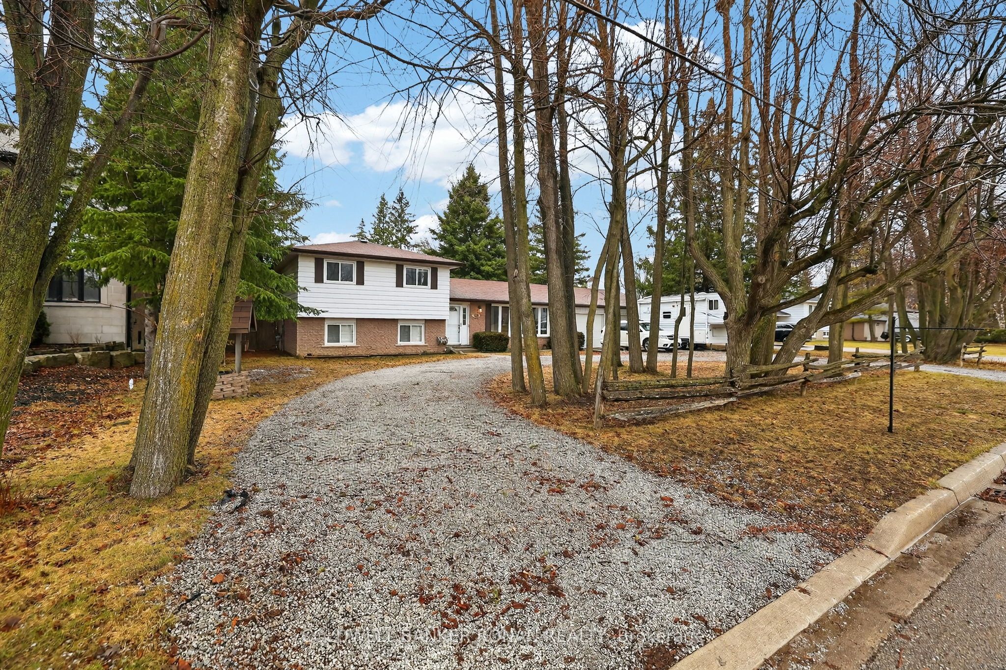 56 Lakeland Crescent
