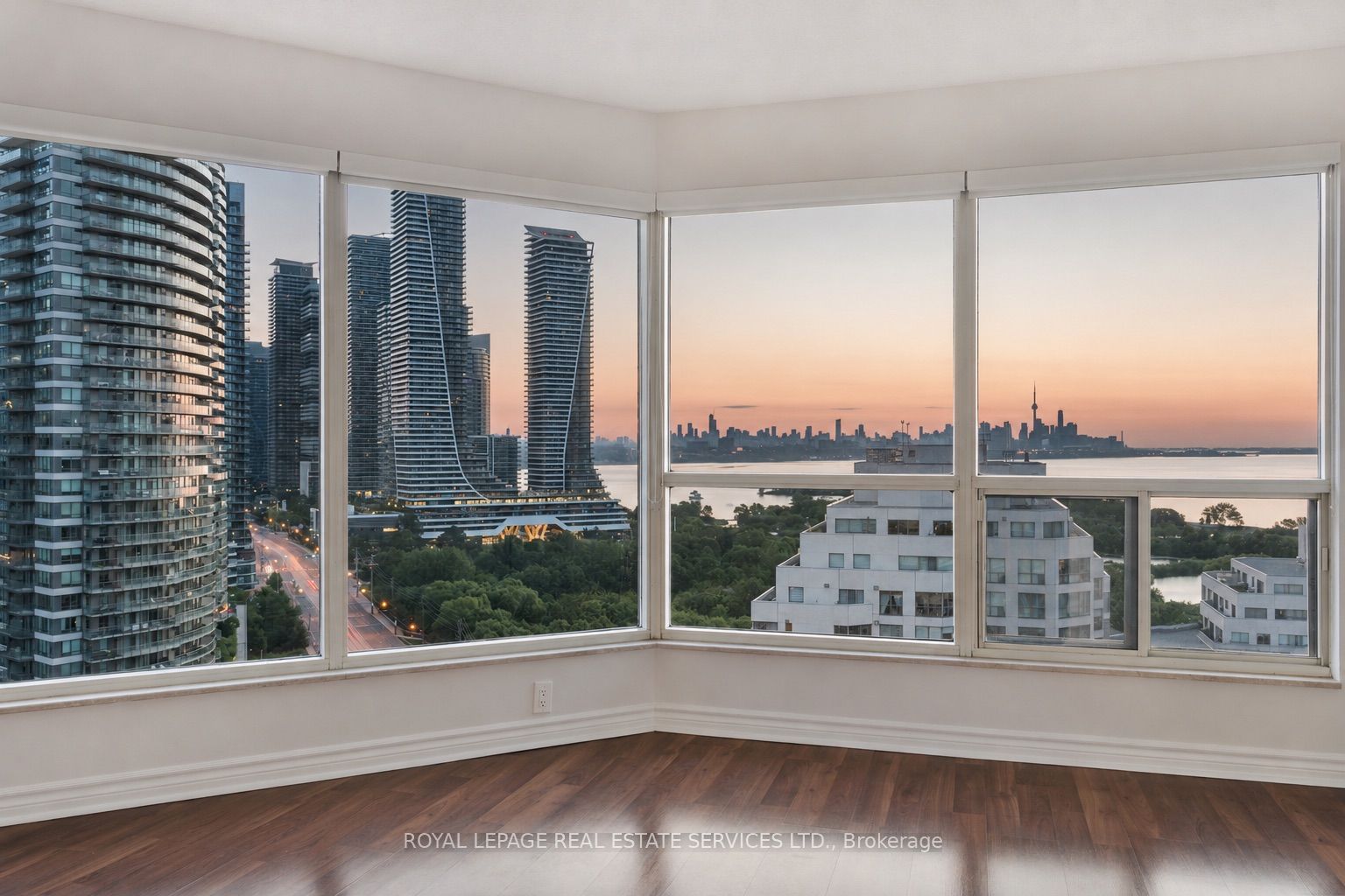 2269 Lake Shore Boulevard W 2105