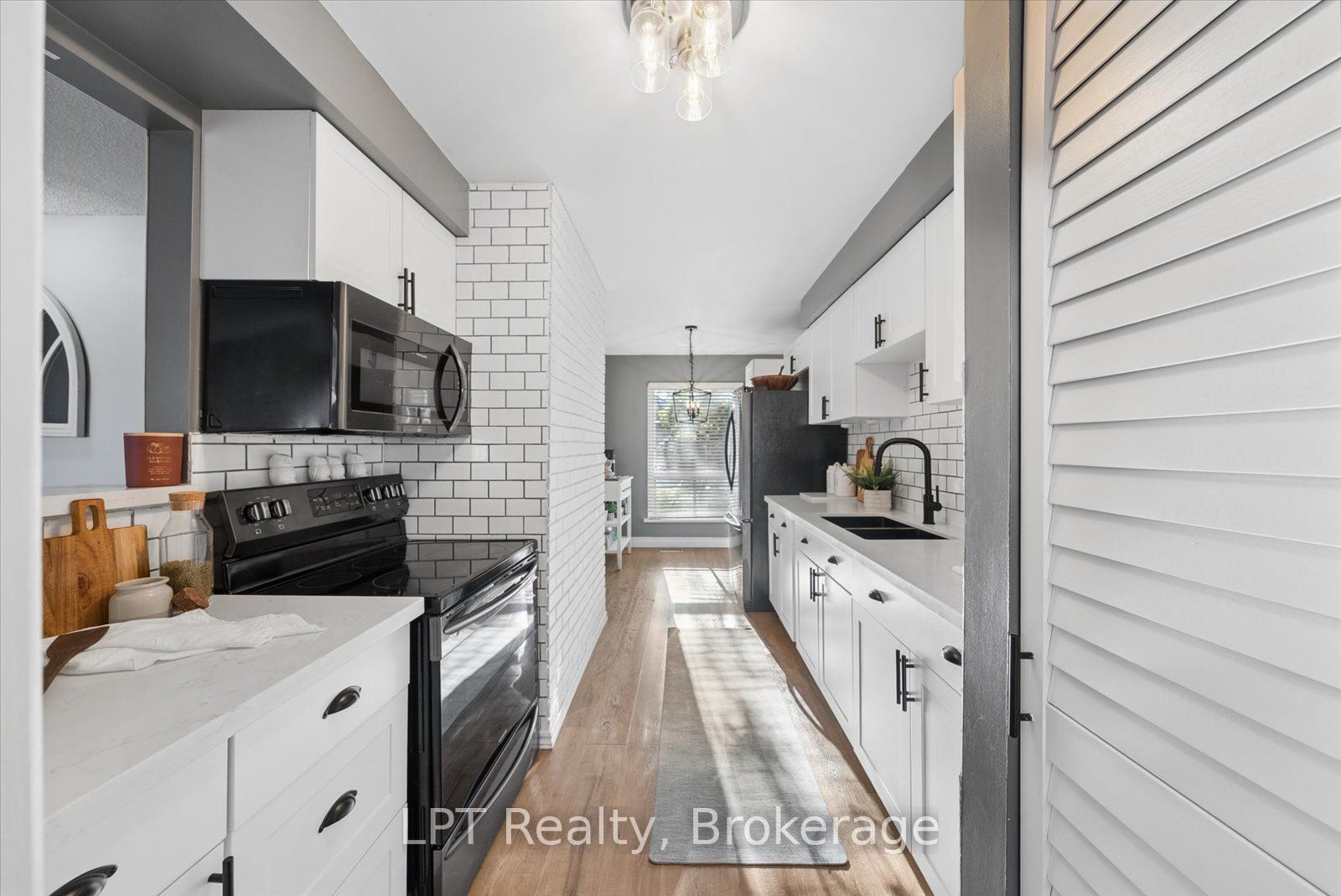 155 Glovers Road 25