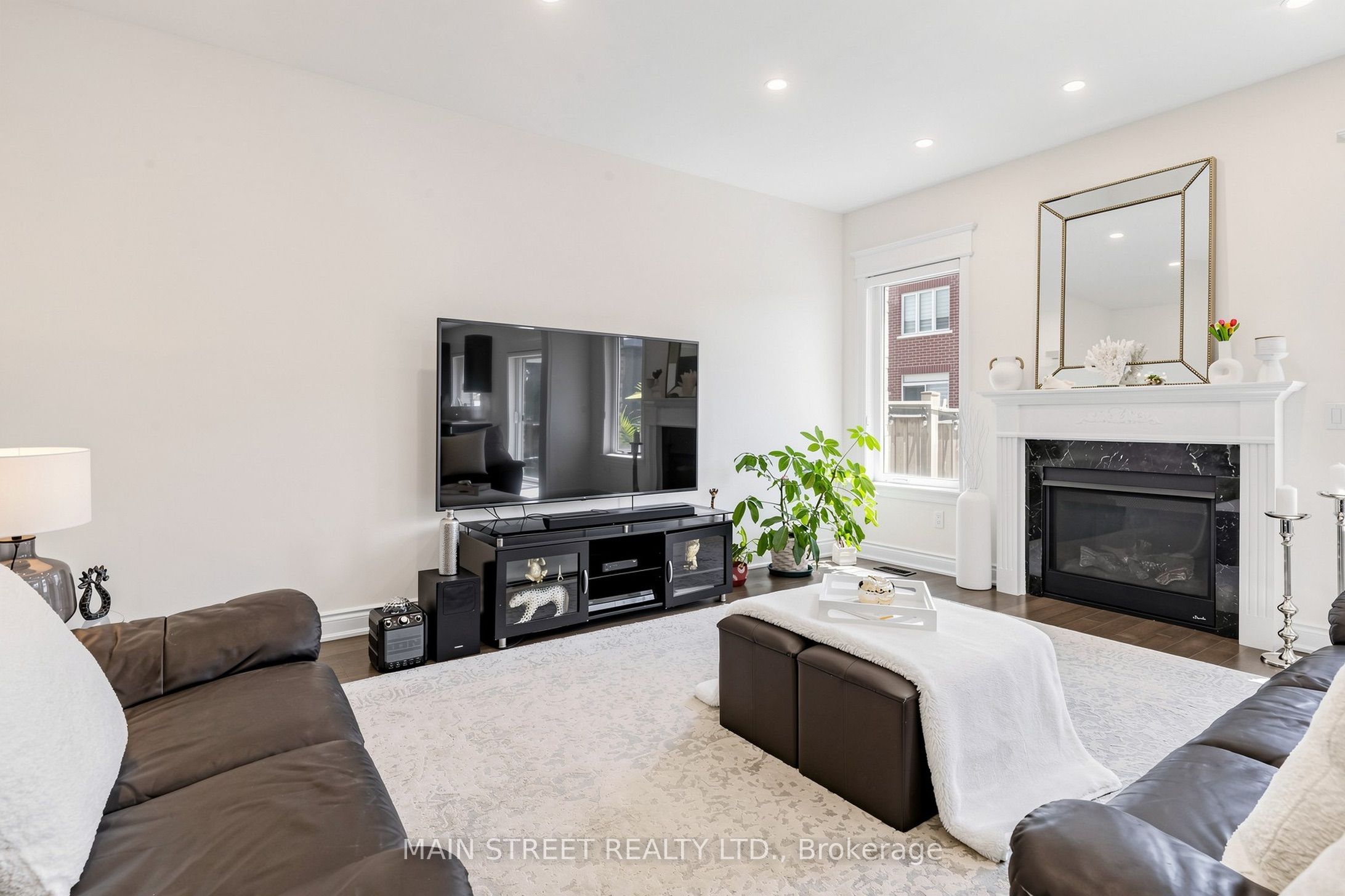 11 Robert Baldwin Boulevard