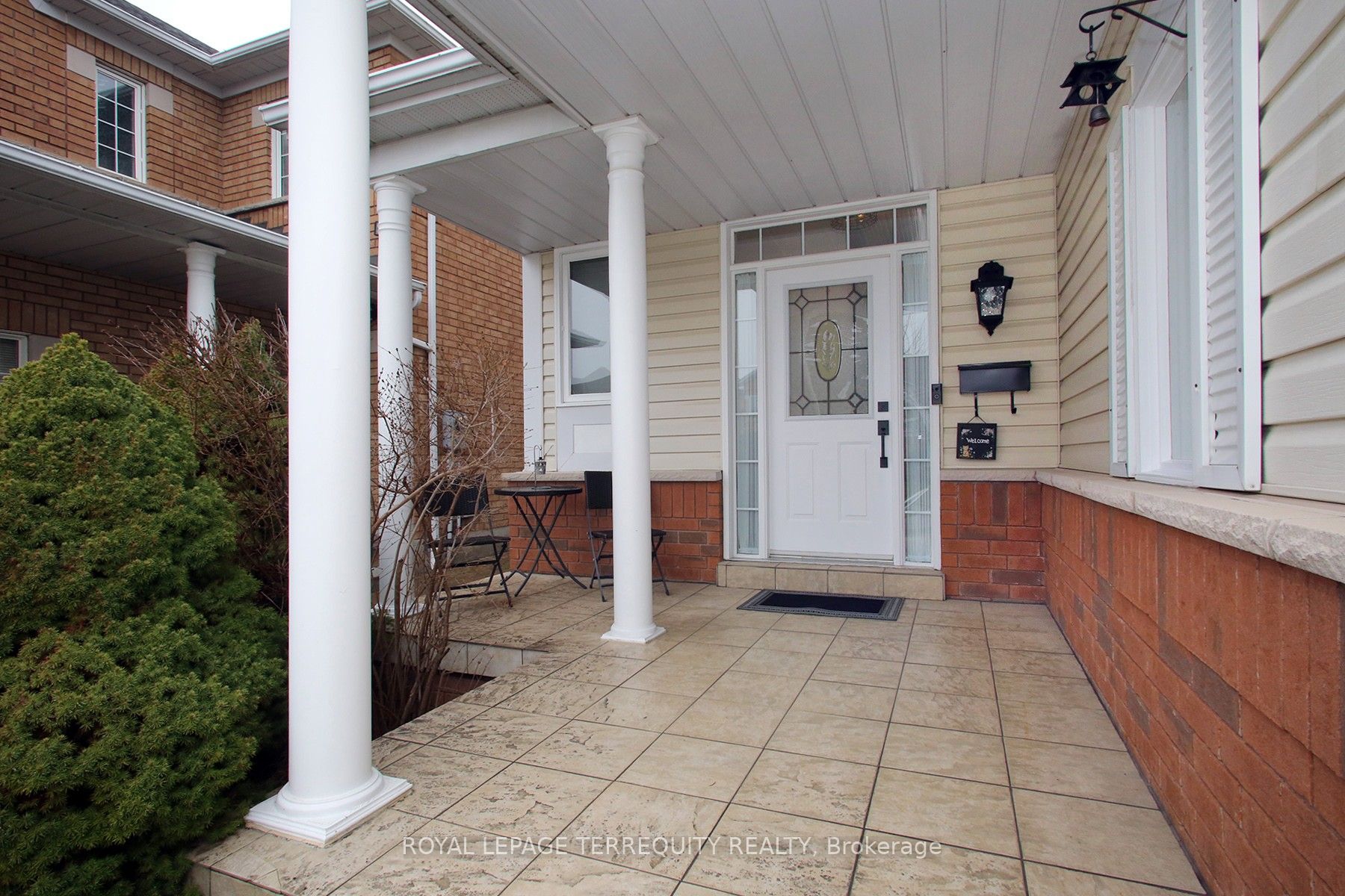 471 Woodsmere Crescent