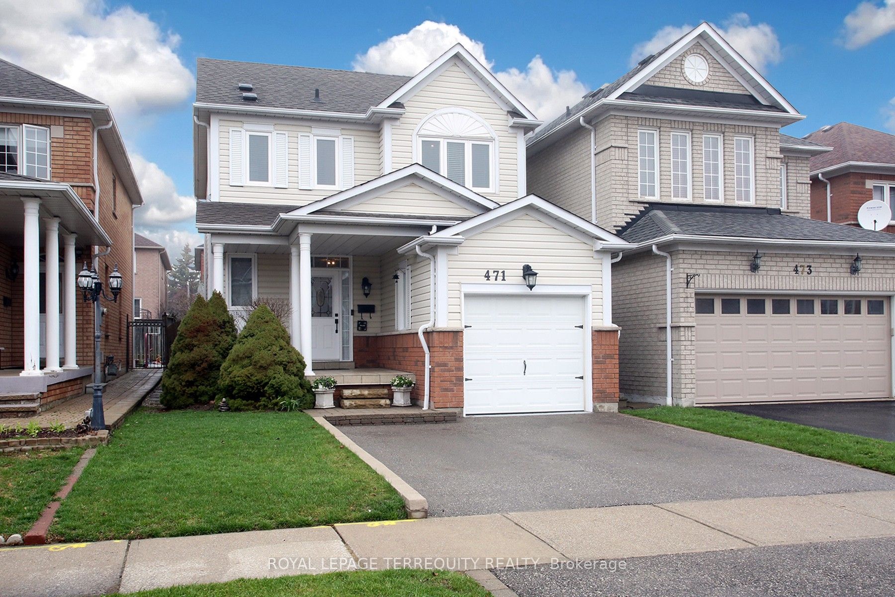 471 Woodsmere Crescent