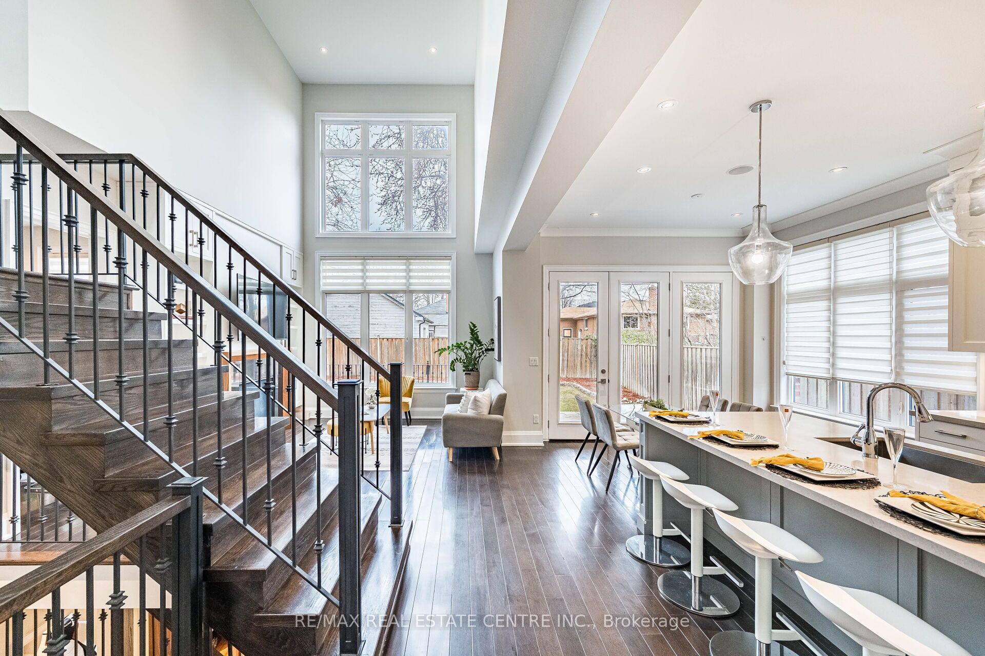 105 Eaglewood Boulevard