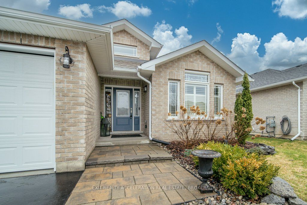 8 Briarwood Crescent