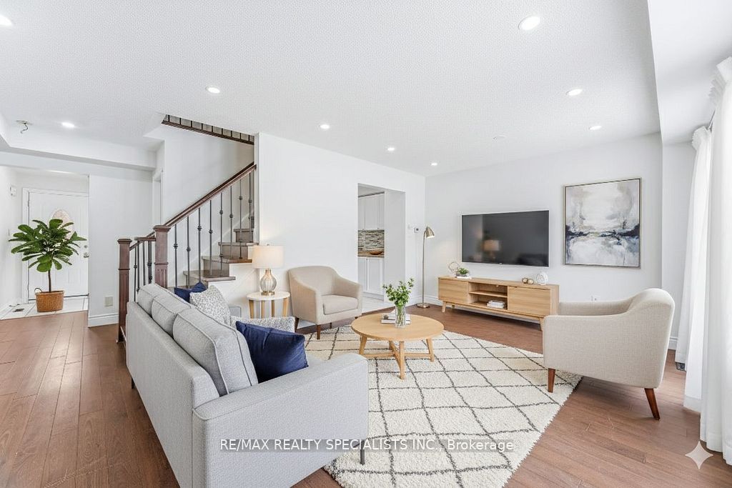 3 Mullis Crescent