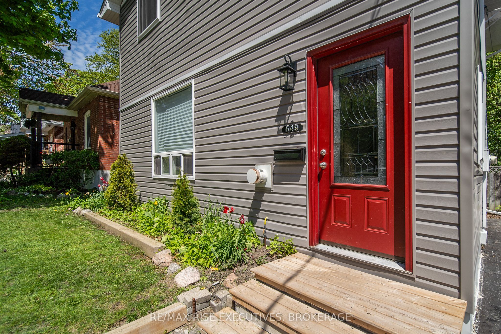 549 Alfred Street
