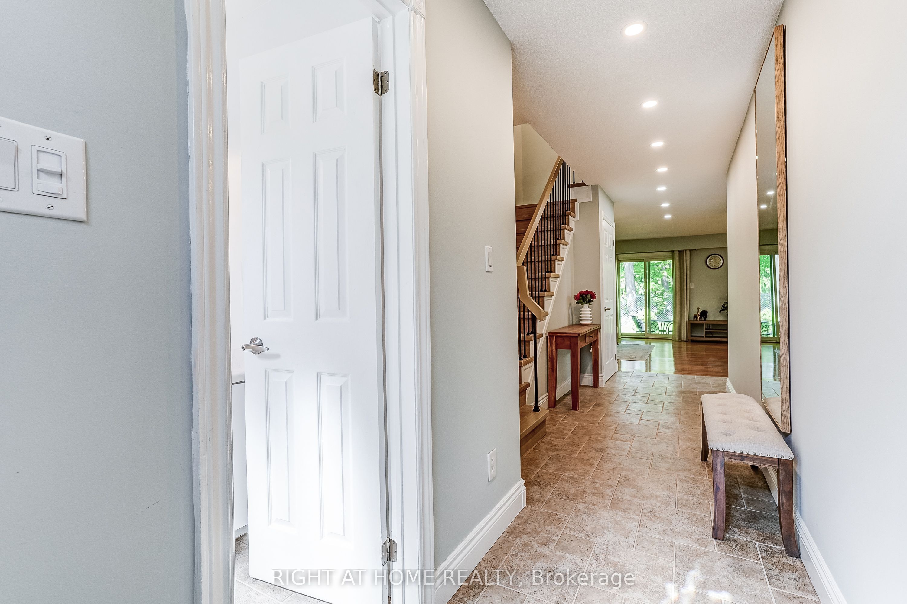 2120 Rathburn Road E 55
